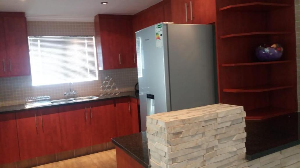 Two-Bedroom Villa - Photo 9