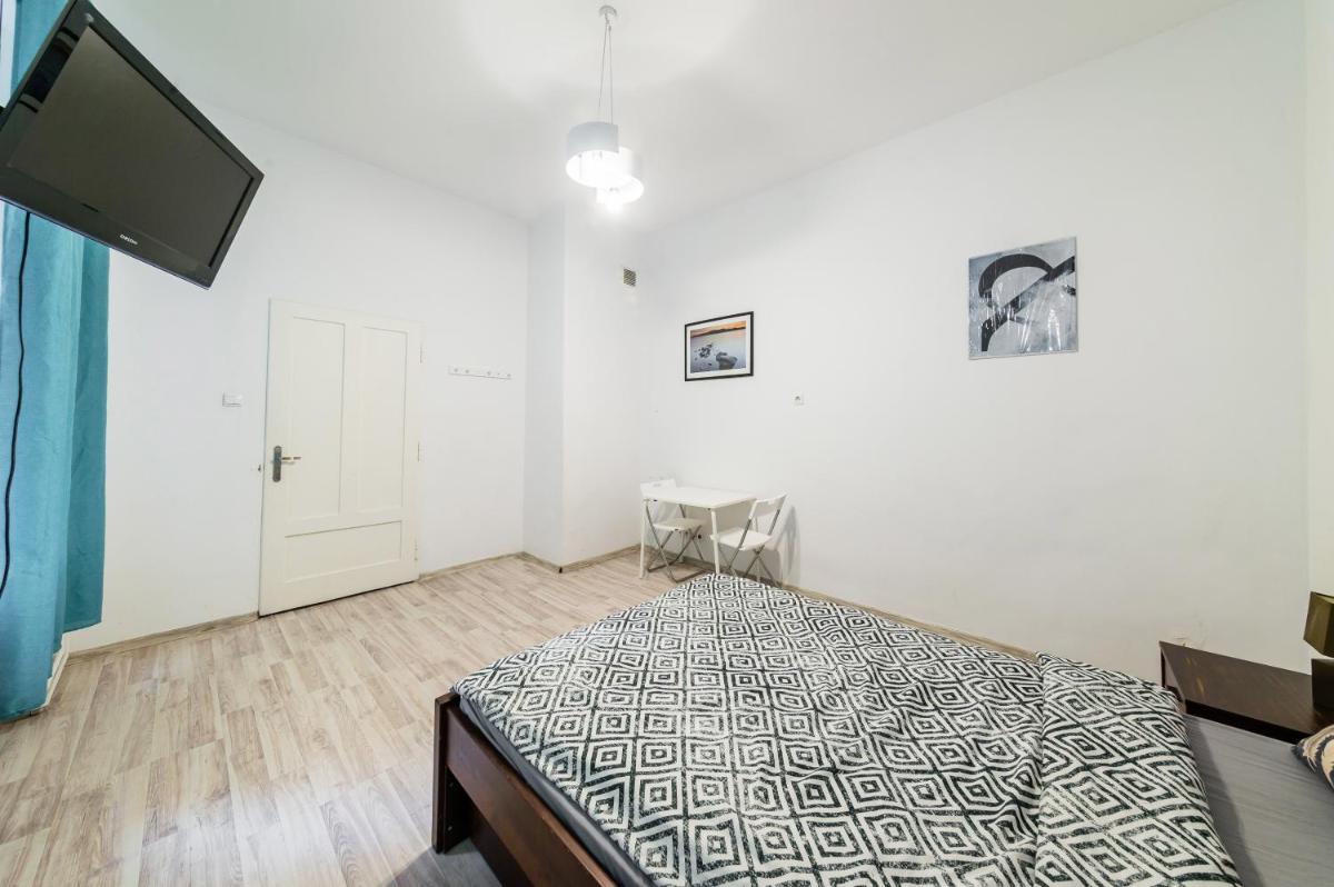 One-Bedroom Apartment - Photo 6