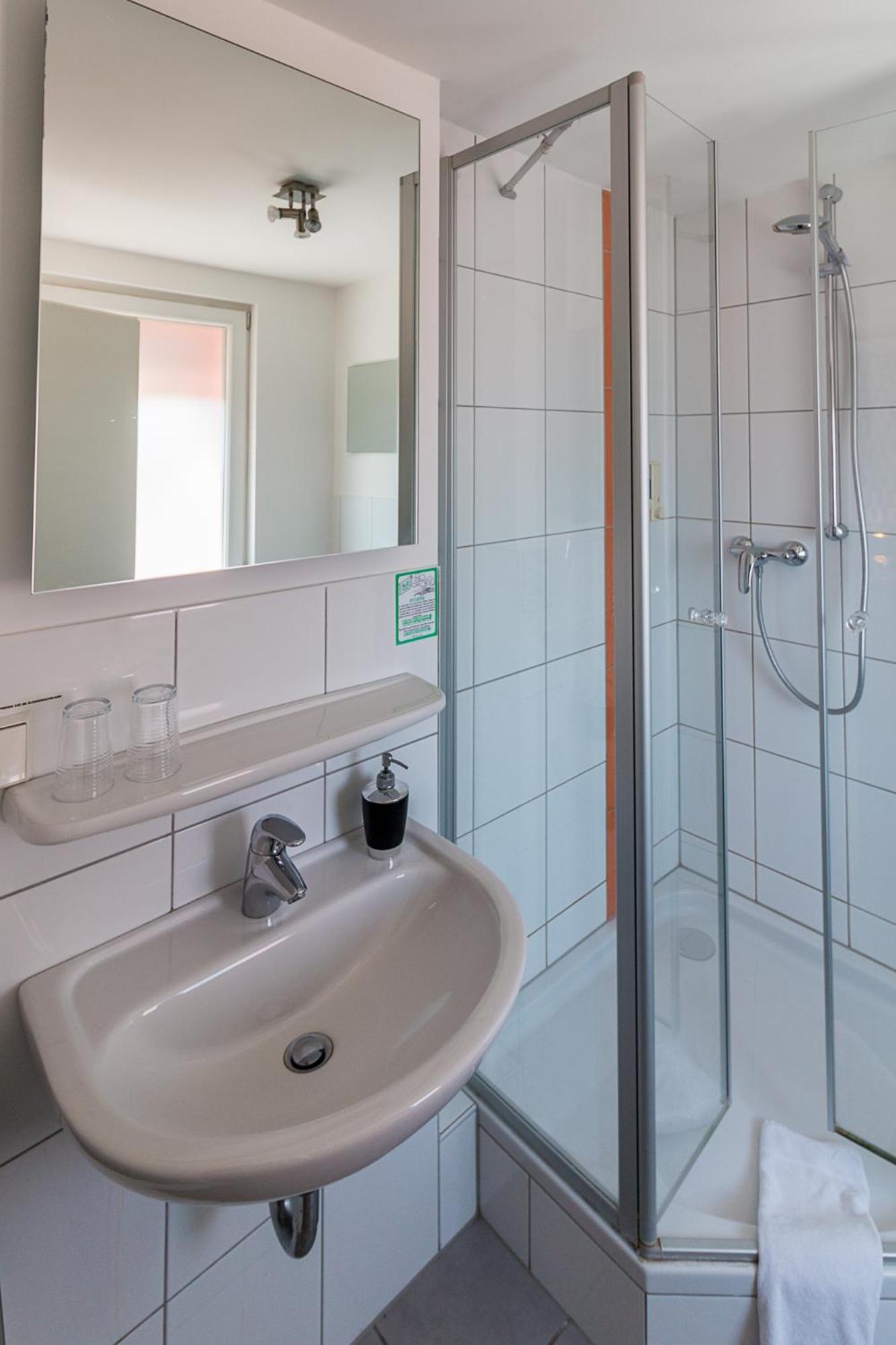 Double Room - Photo 17