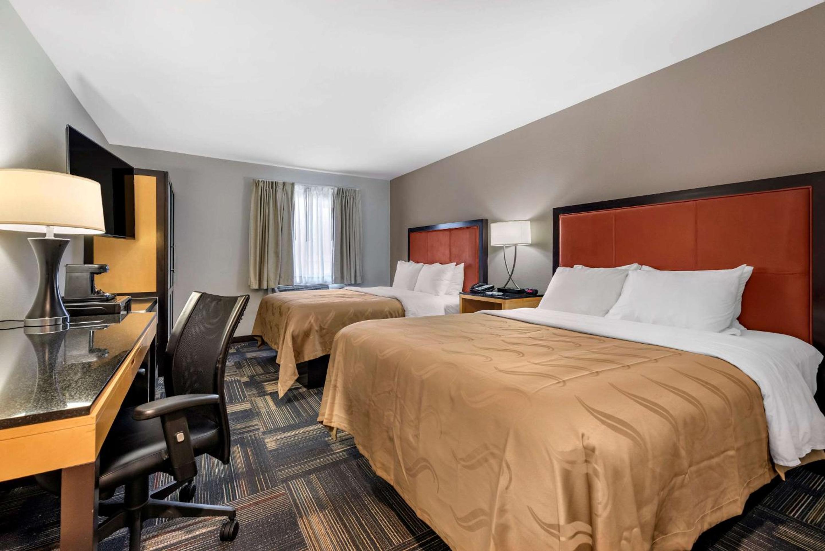 Standard Queen Room with Two Queen Beds - Non-Smoking - Photo 1