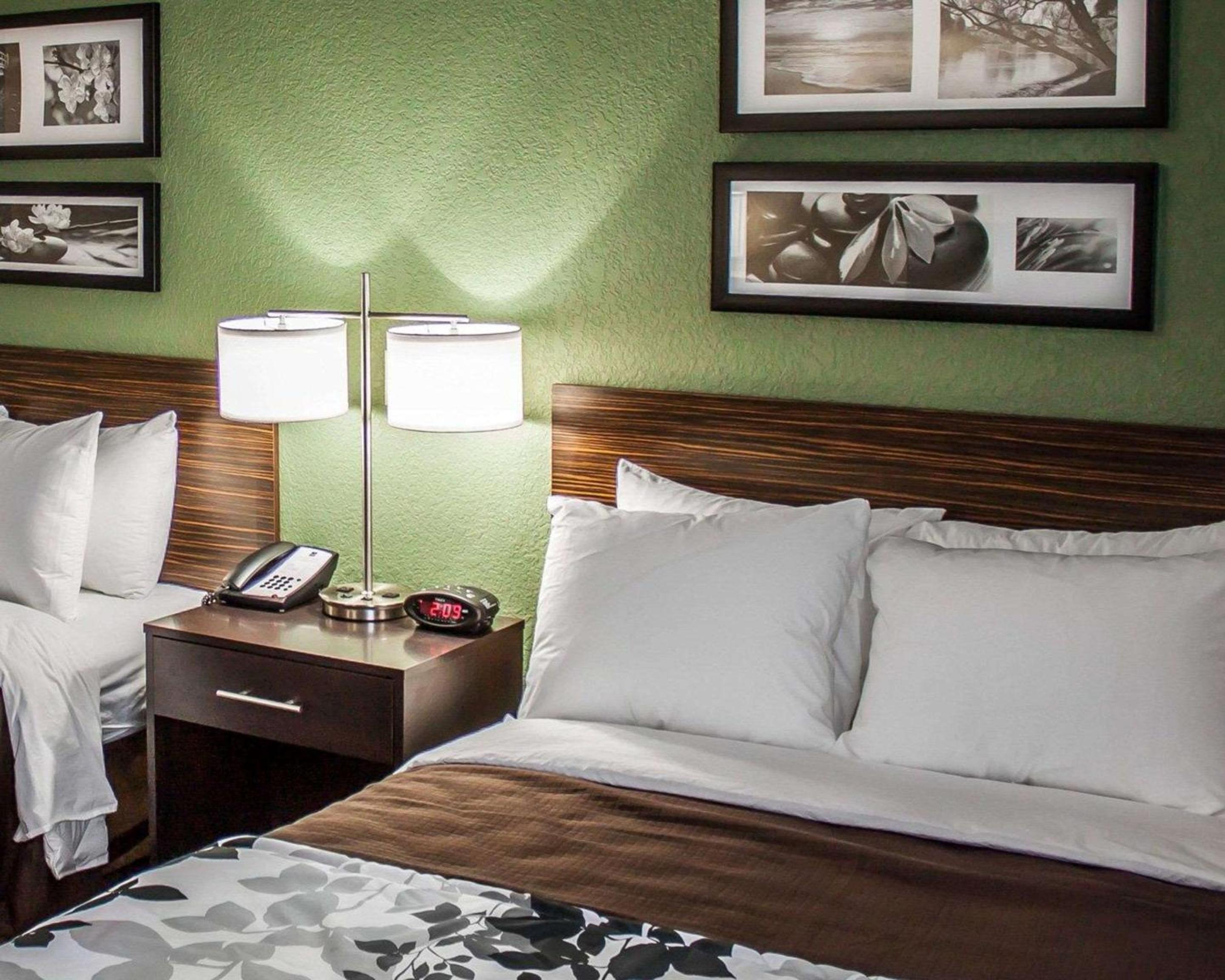 Double Room with Two Double Beds - Non-Smoking - Photo 2