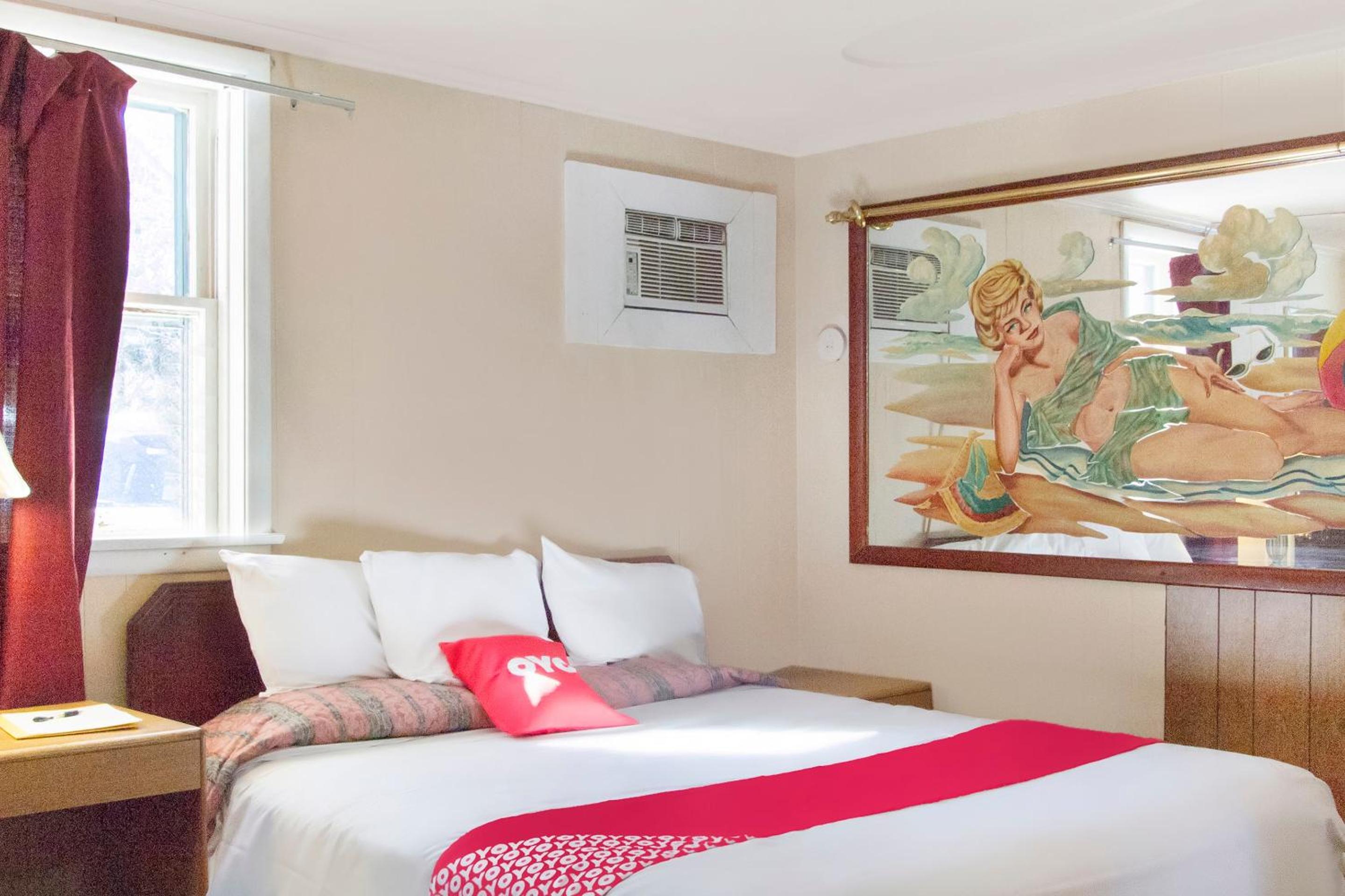 King Bed - Photo 8