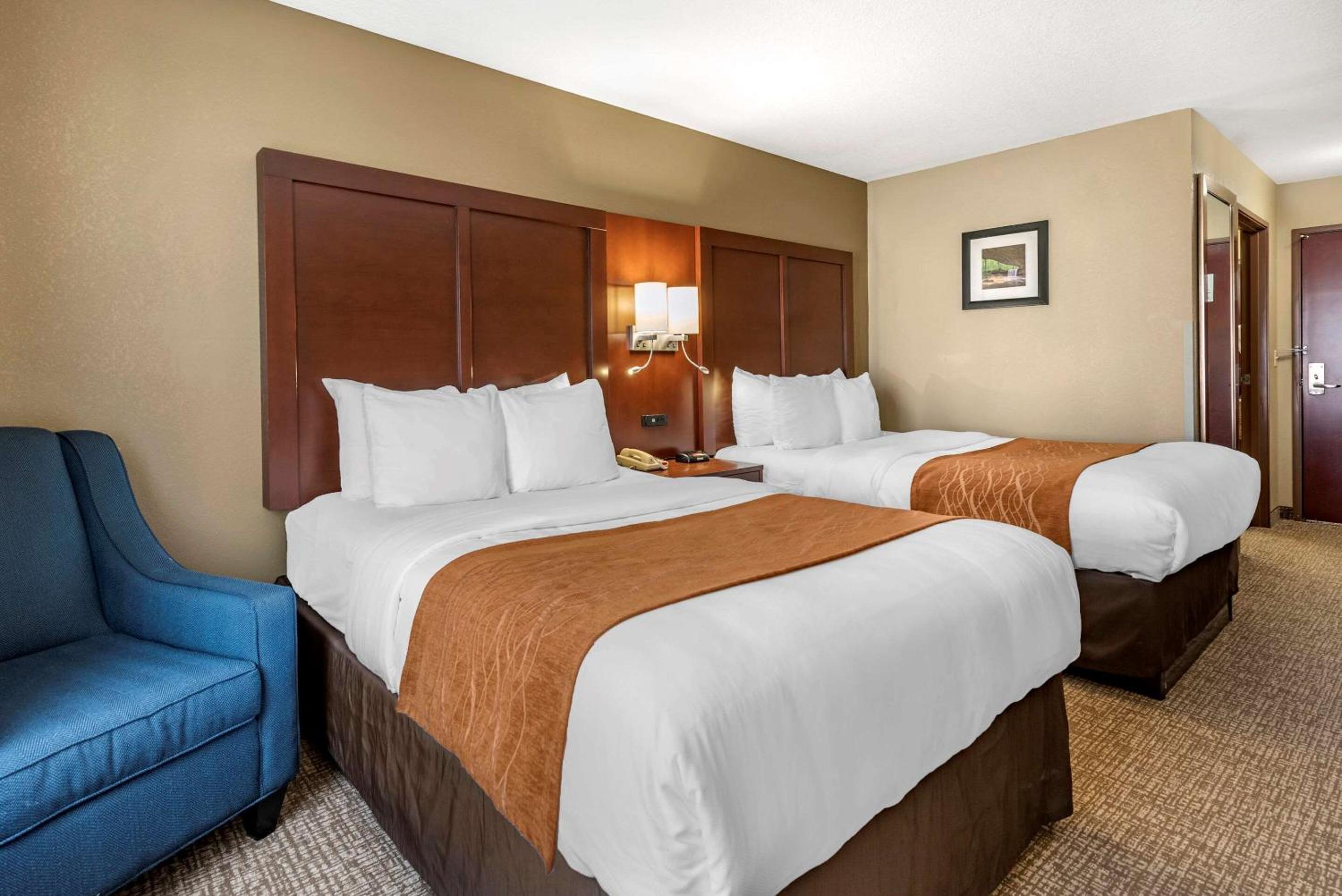 Double Room with Two Double Beds - Non-Smoking - Photo 1