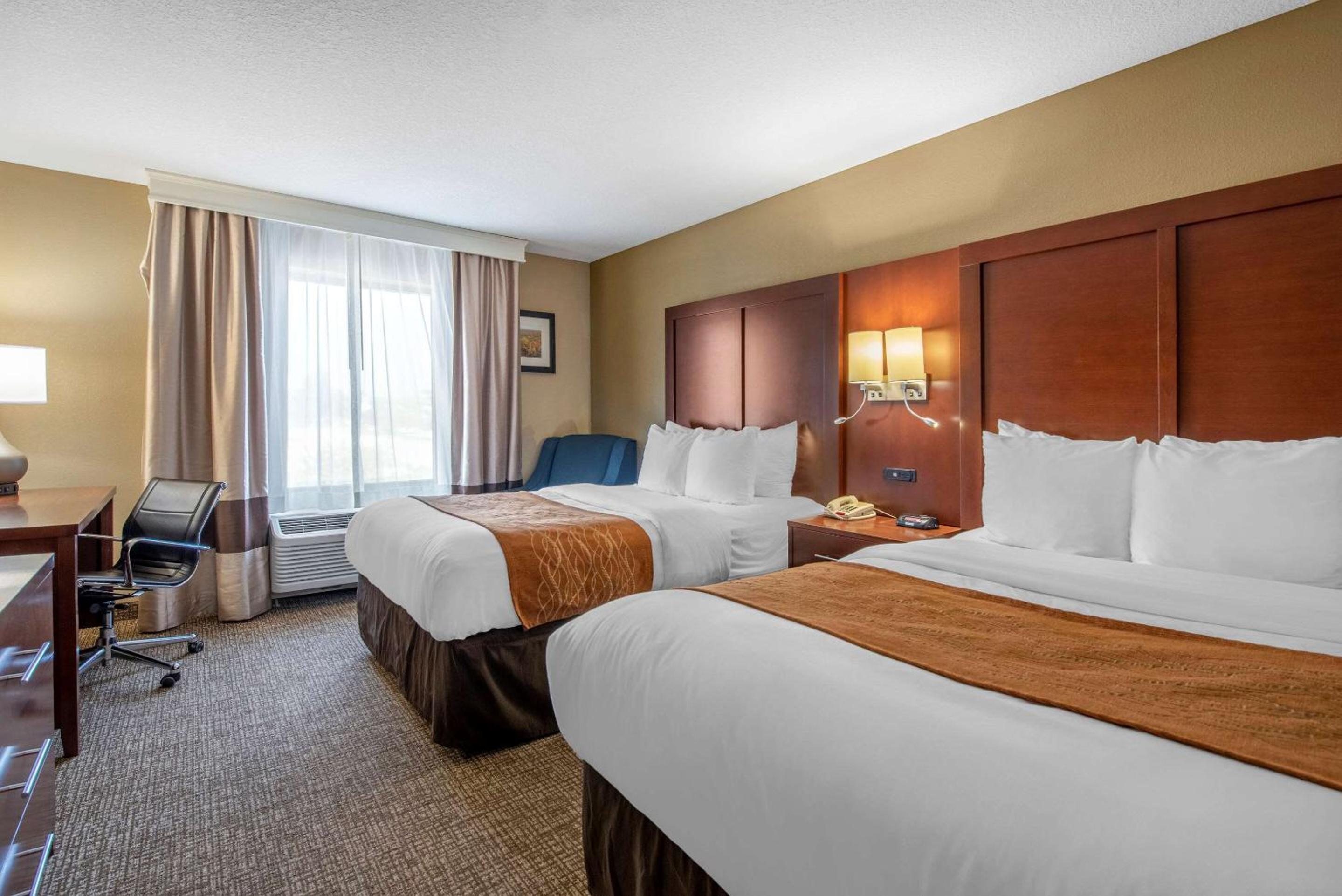 Double Room with Two Double Beds - Non-Smoking - Photo 4