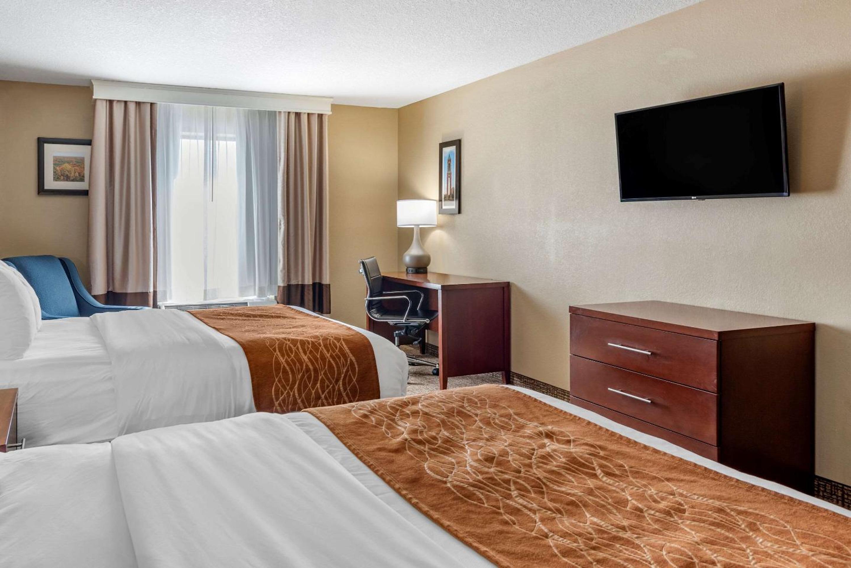 Efficiency Double Room with Two Double Beds - Non-Smoking - Photo 4