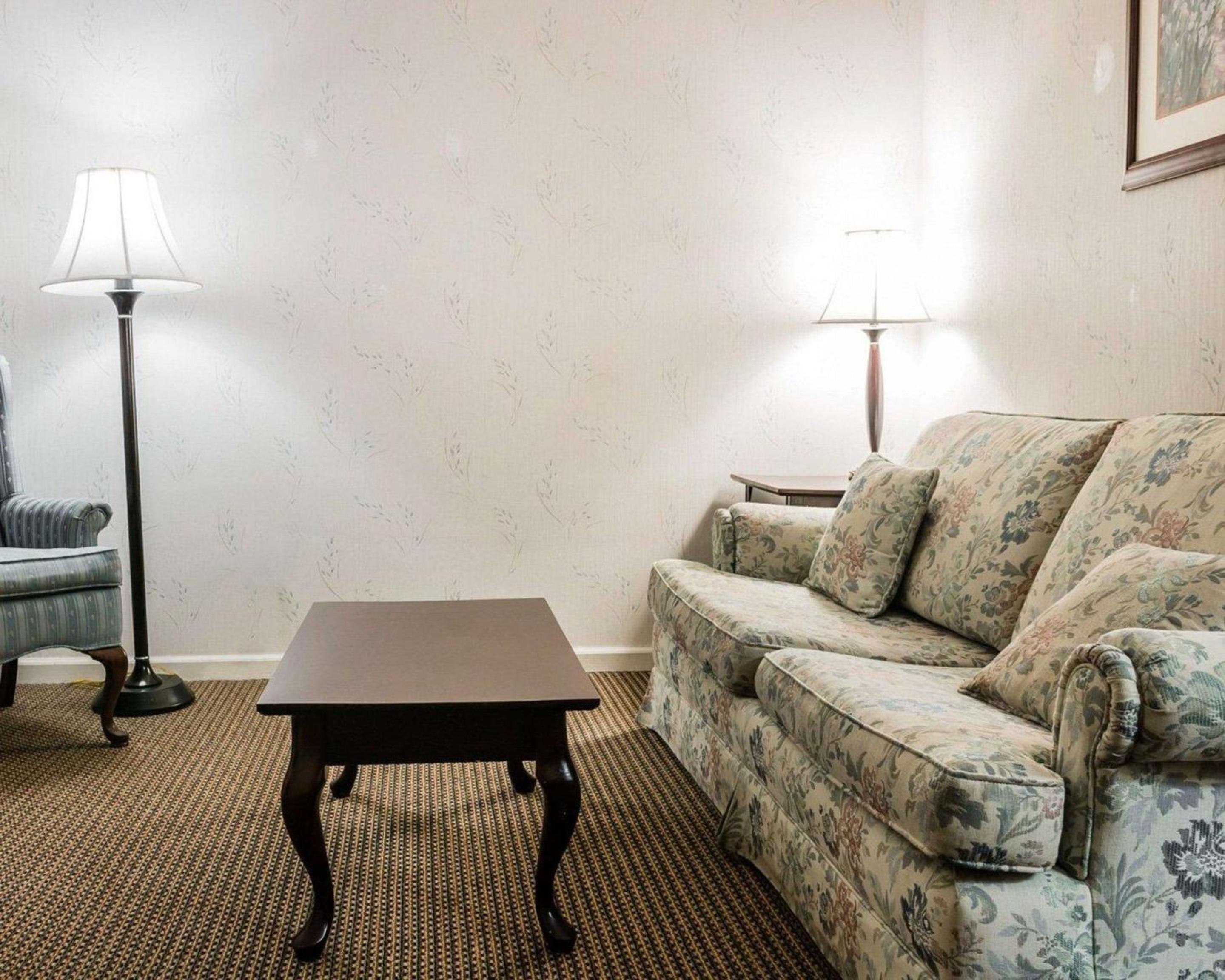 King Suite - Photo 1