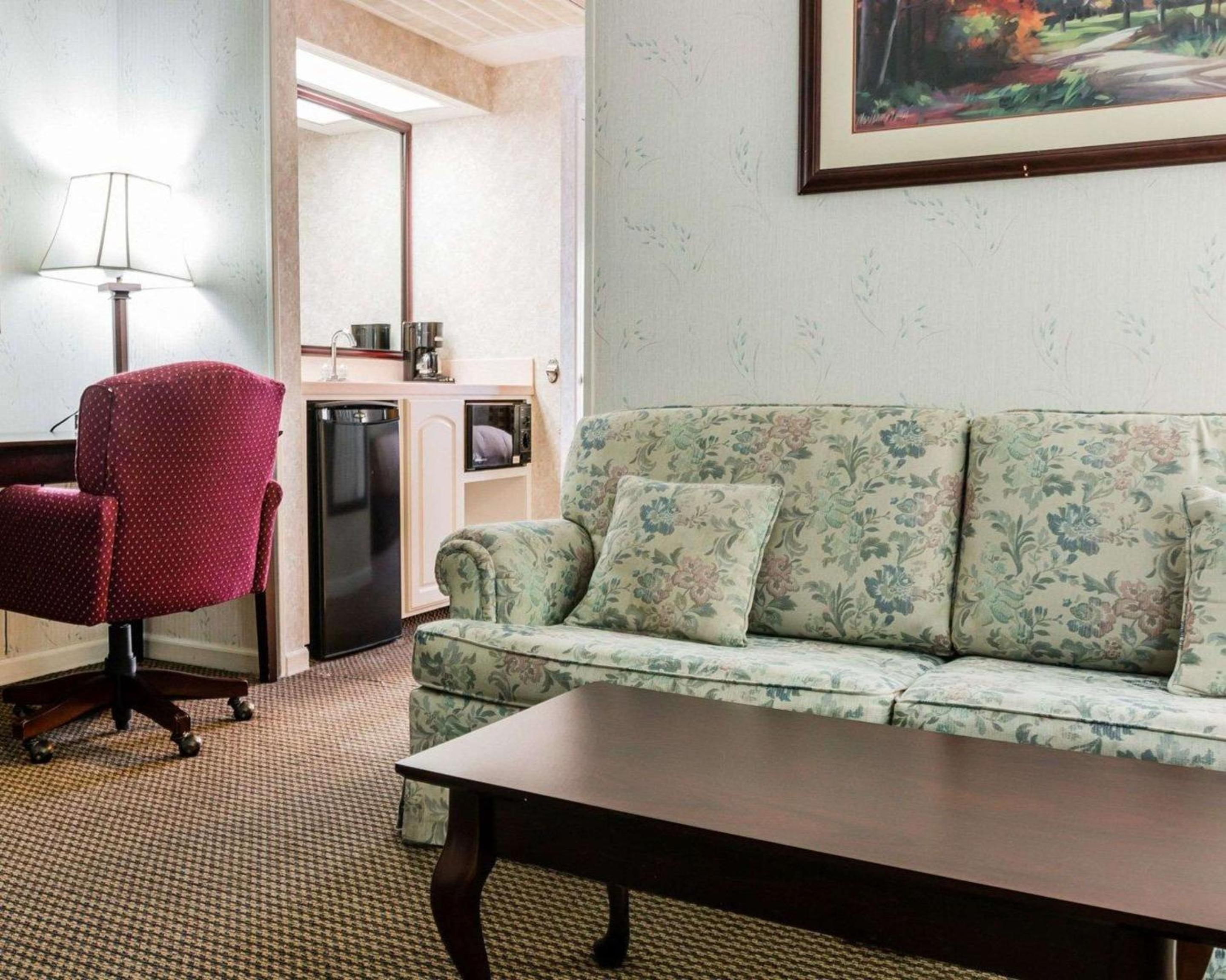 King Suite - Photo 5
