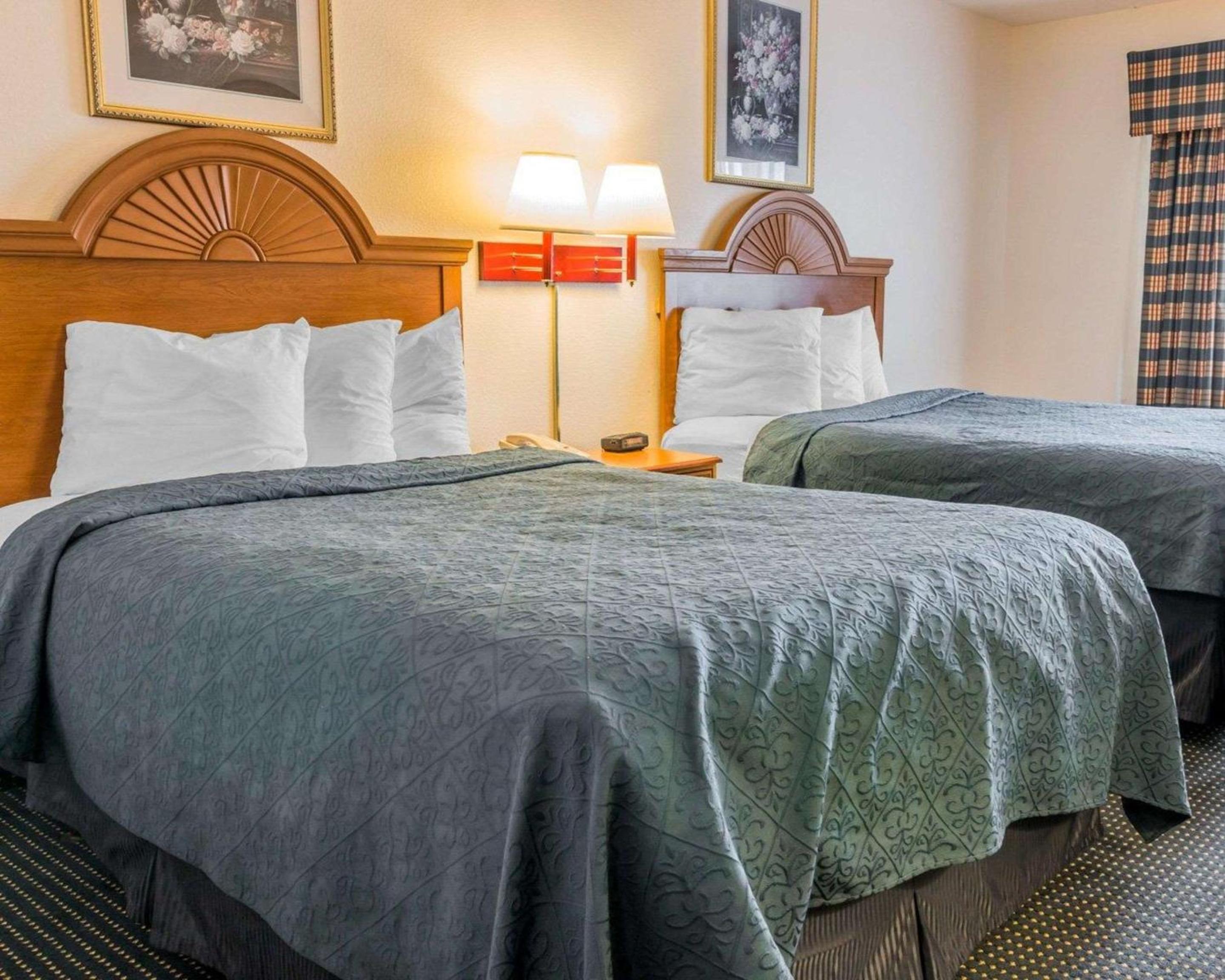 Double Room with Two Double Beds - Non-Smoking - Photo 1