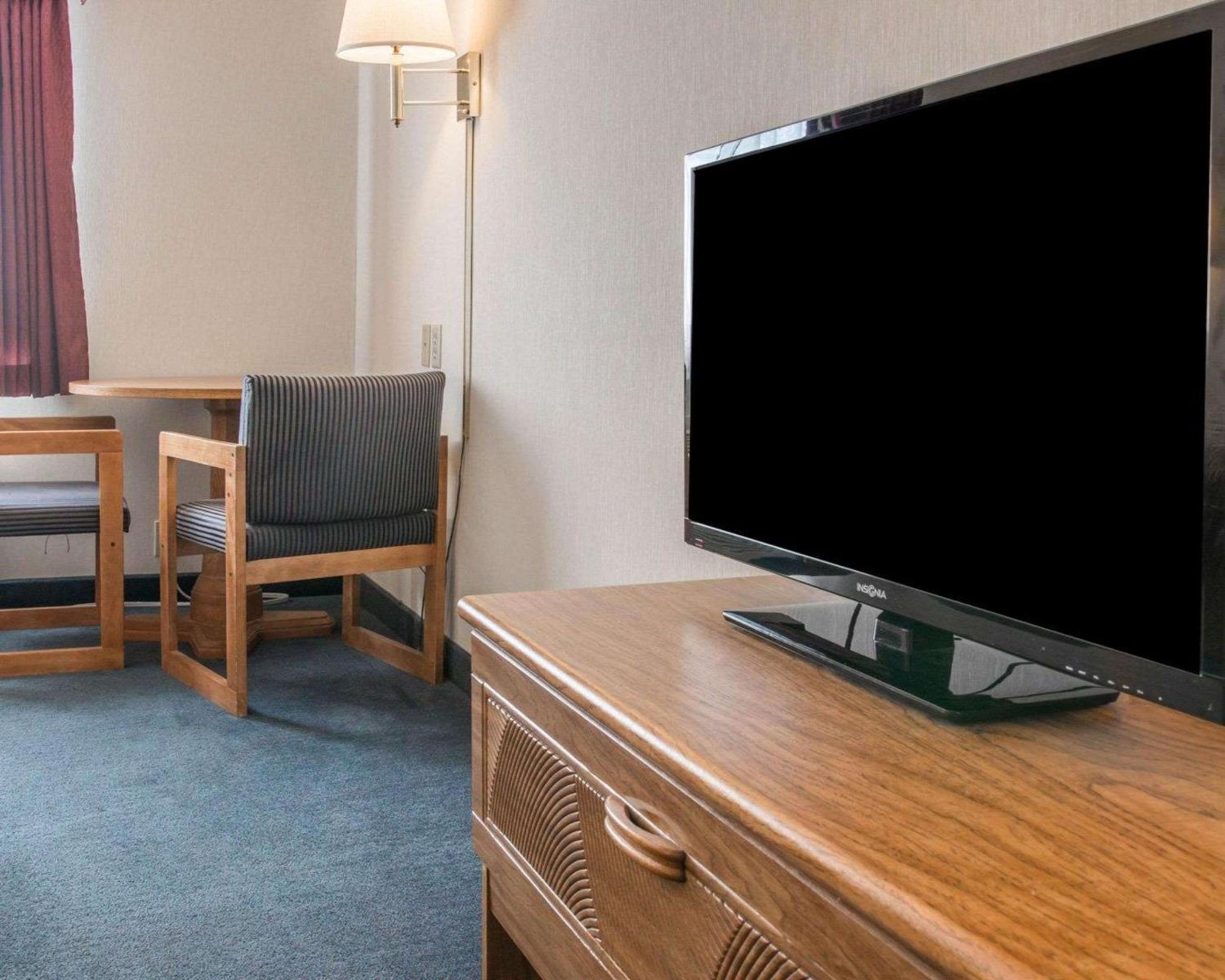 Double Room with Two Double Beds - Non-Smoking - Photo 1