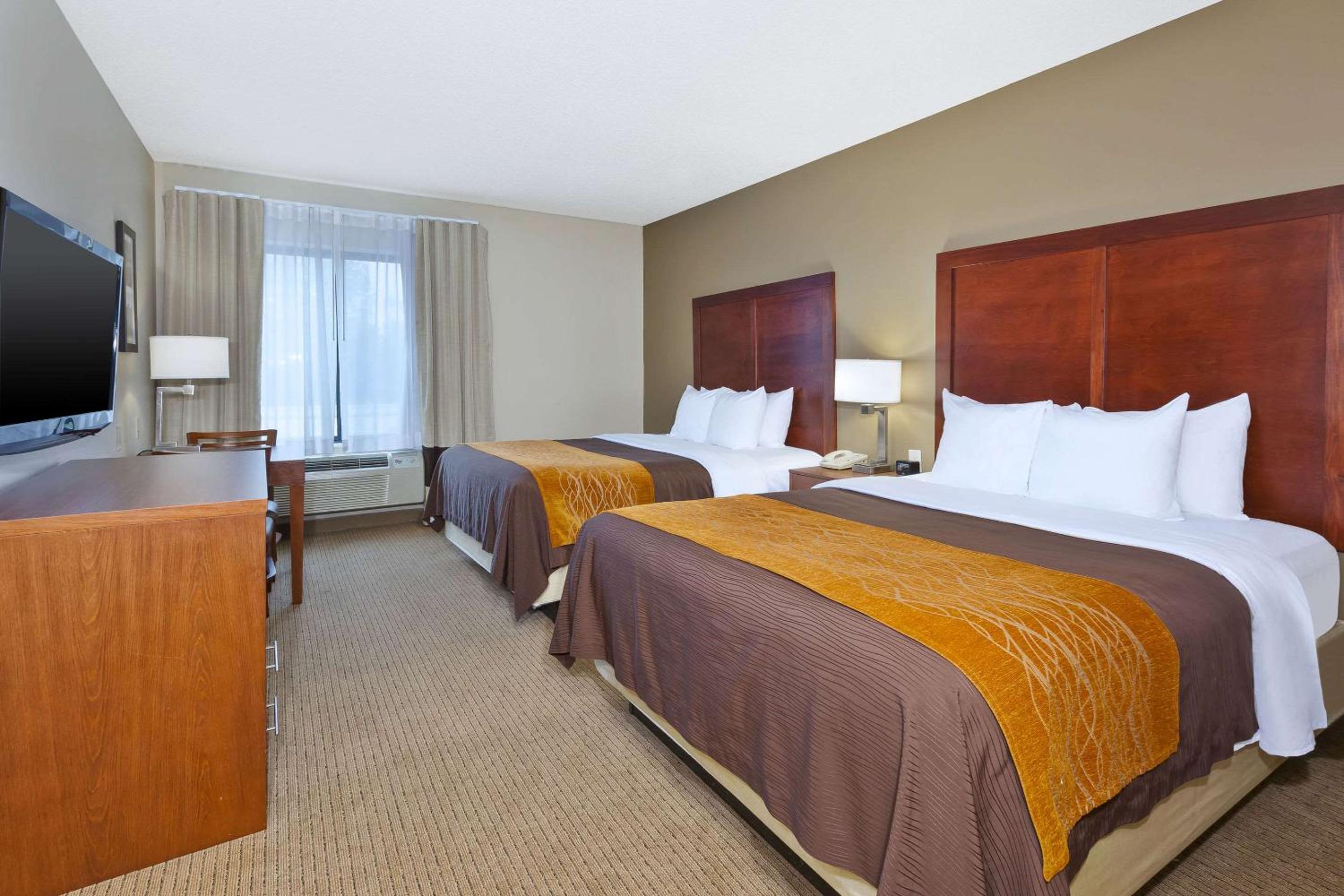 Queen Room with Two Queen Beds - Accessible/Non-Smoking  - Photo 1
