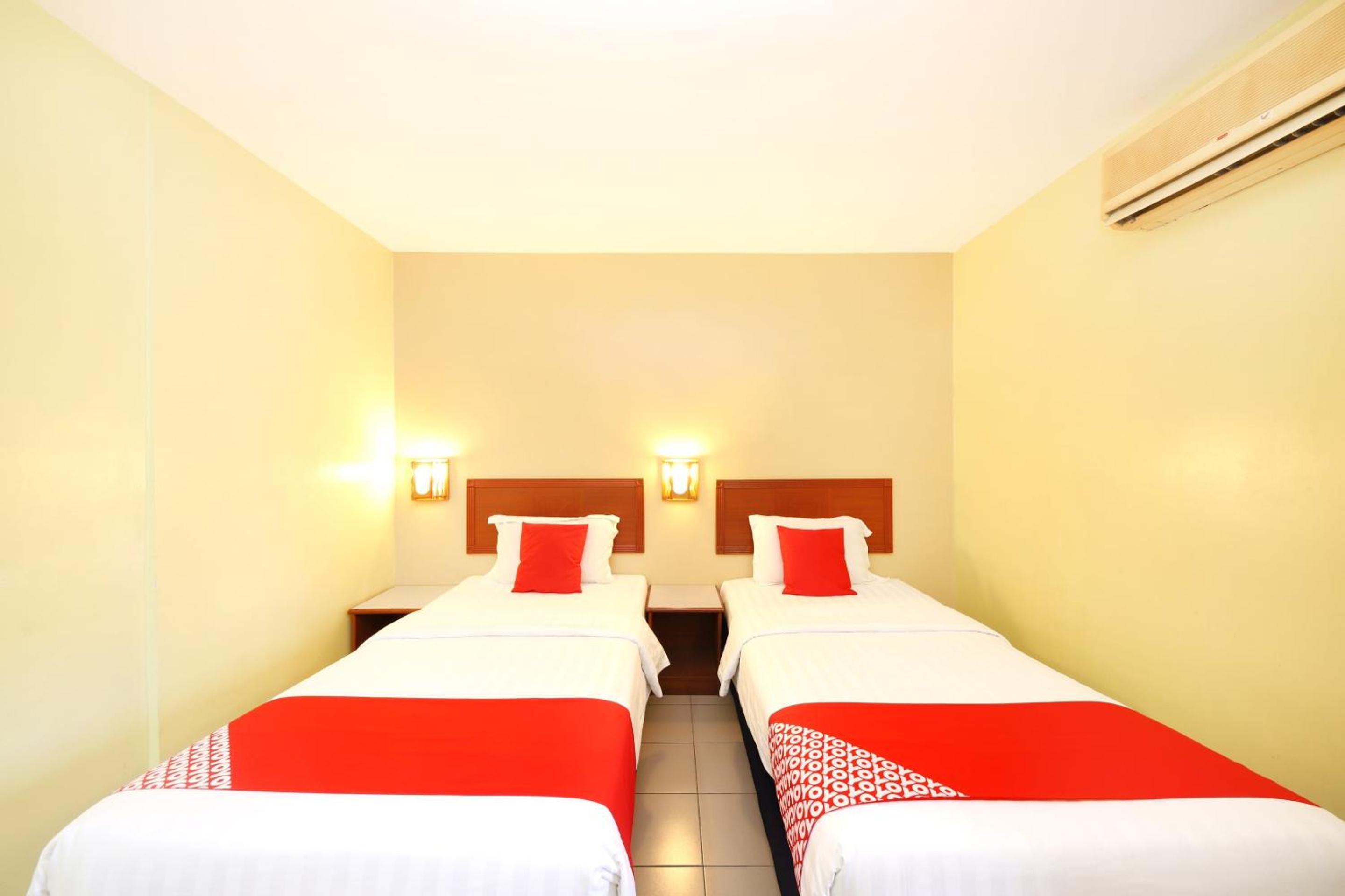 Standard Twin Room - Photo 7