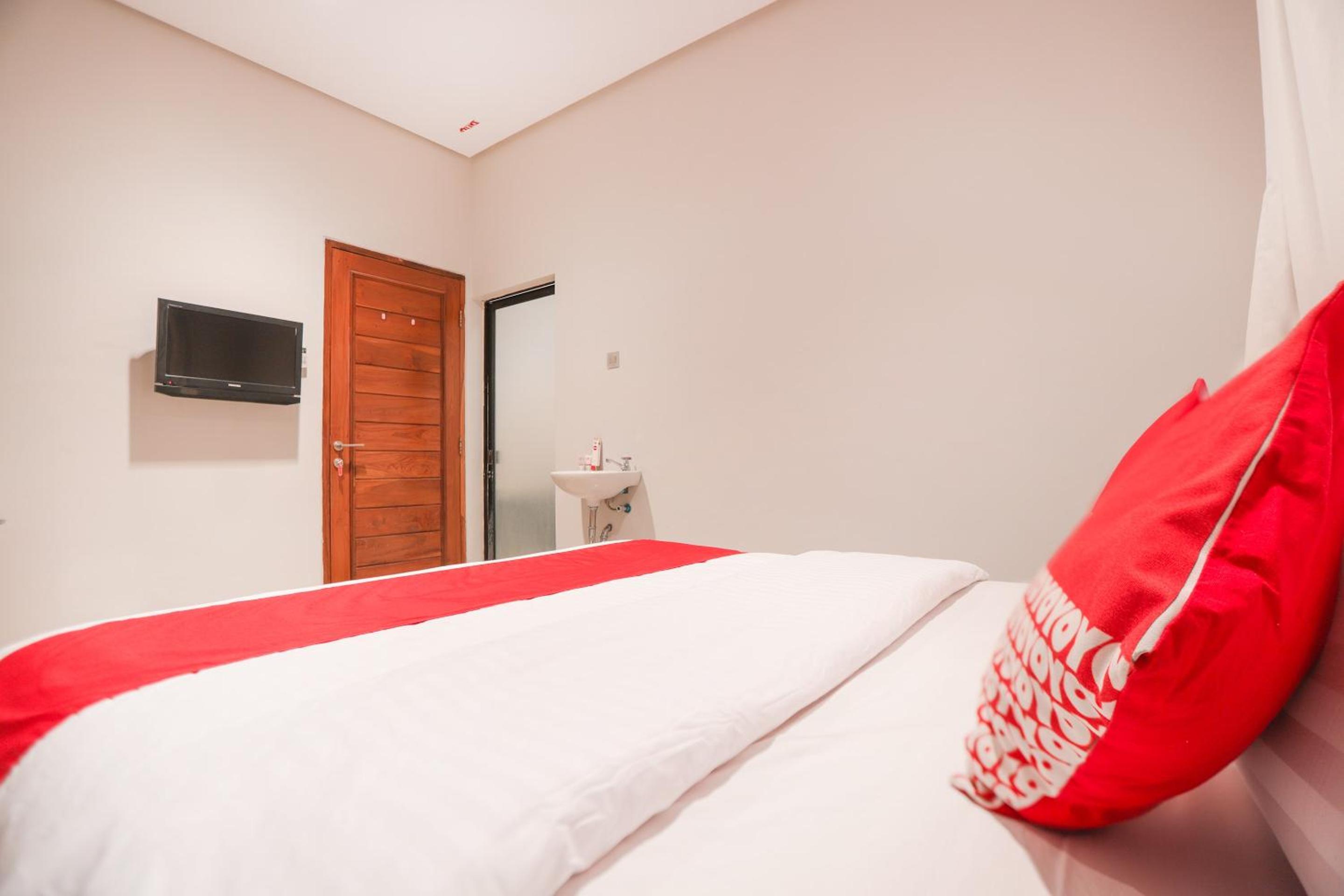Deluxe Double Room - Photo 9