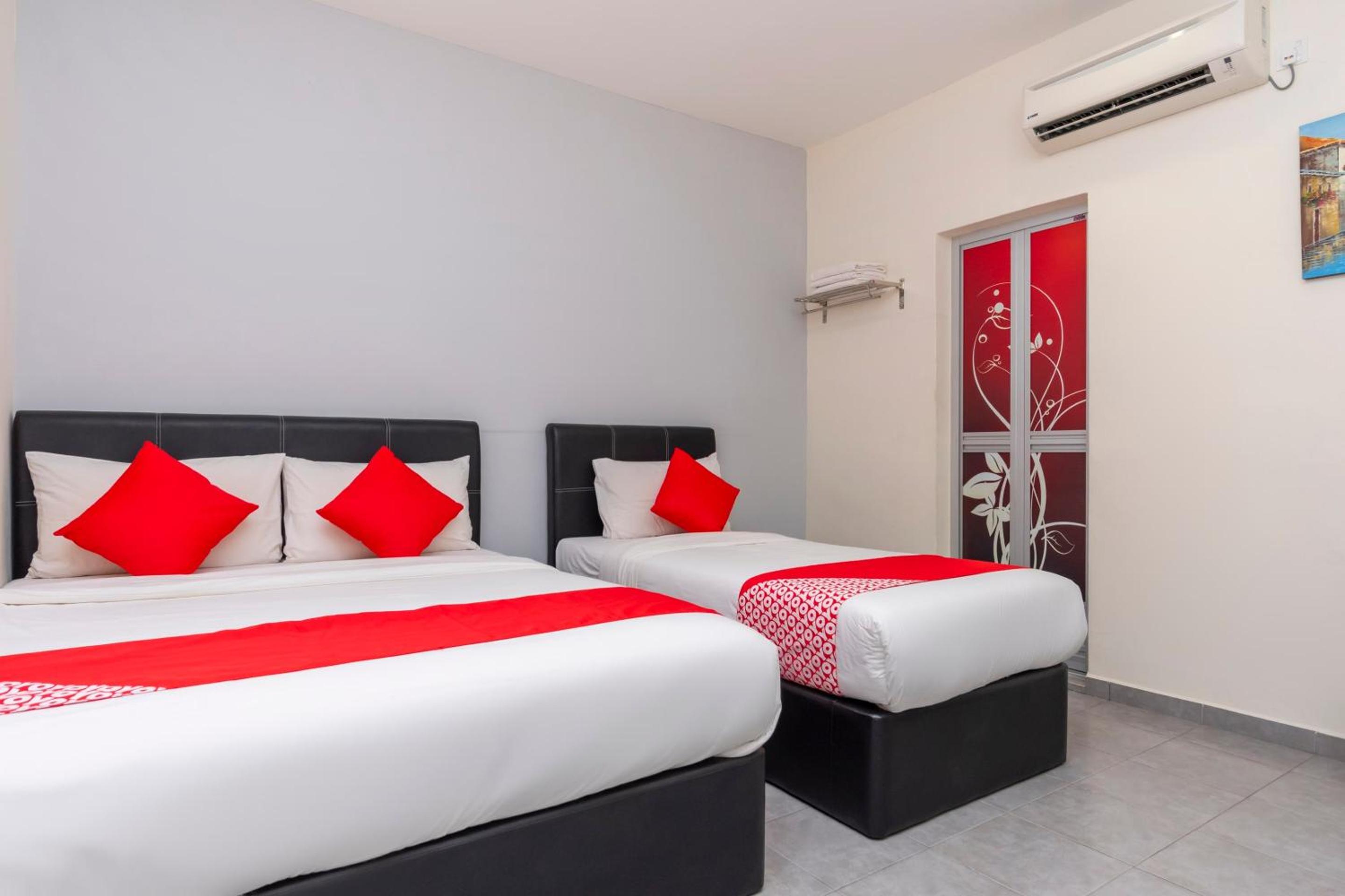 Deluxe Triple Room - Photo 1