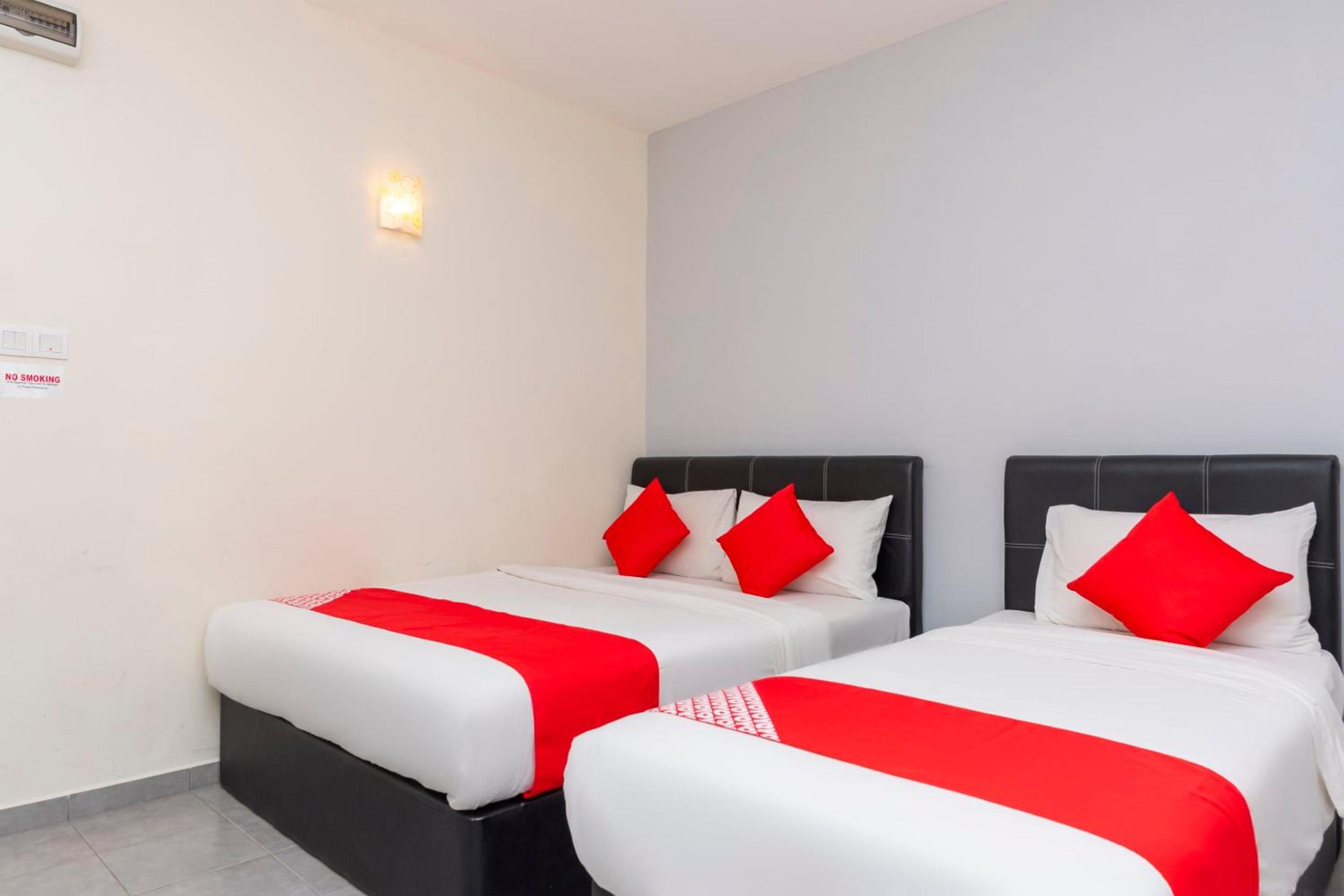 Deluxe Triple Room - Photo 3