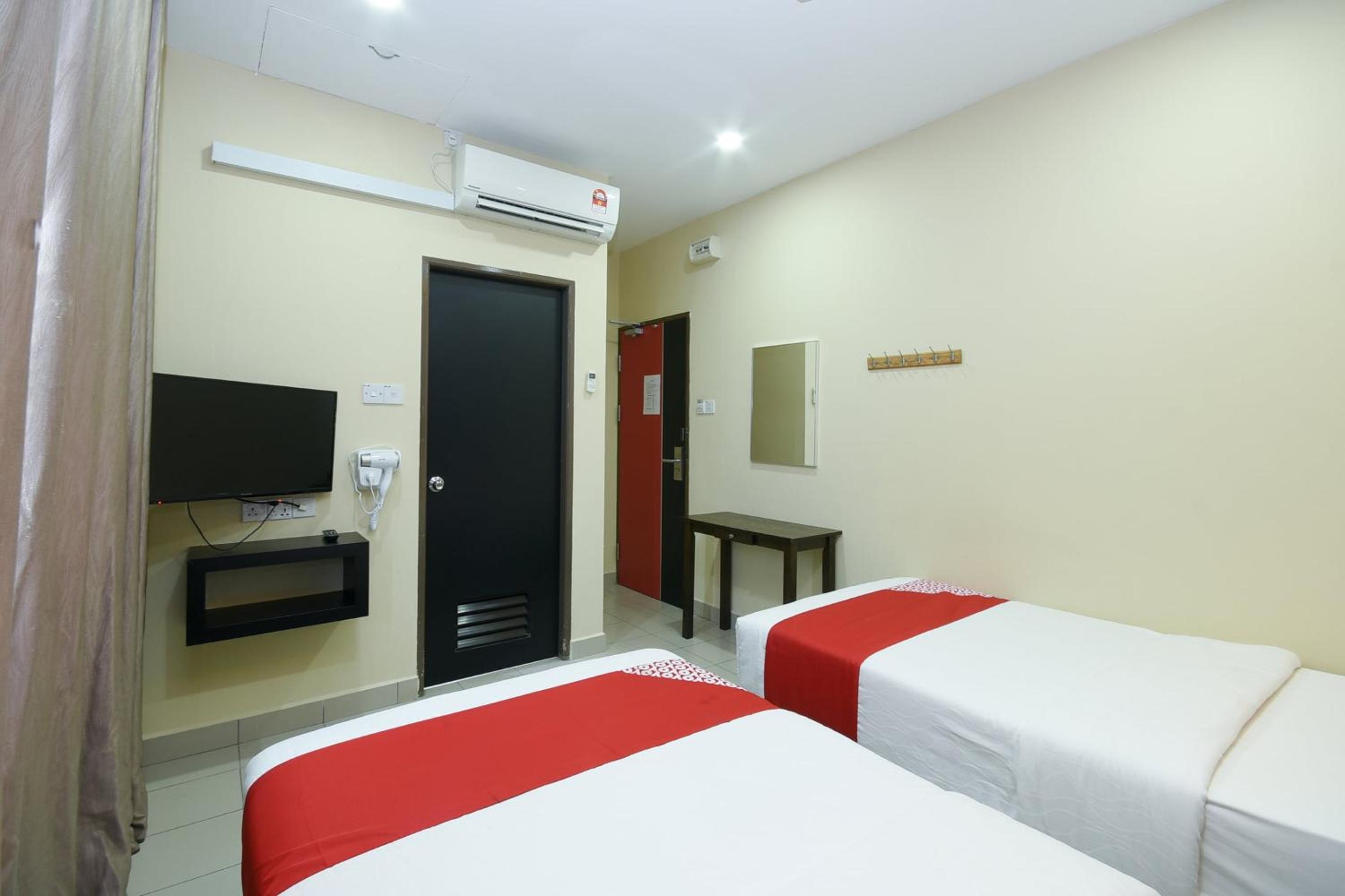Standard Twin Room photo 2