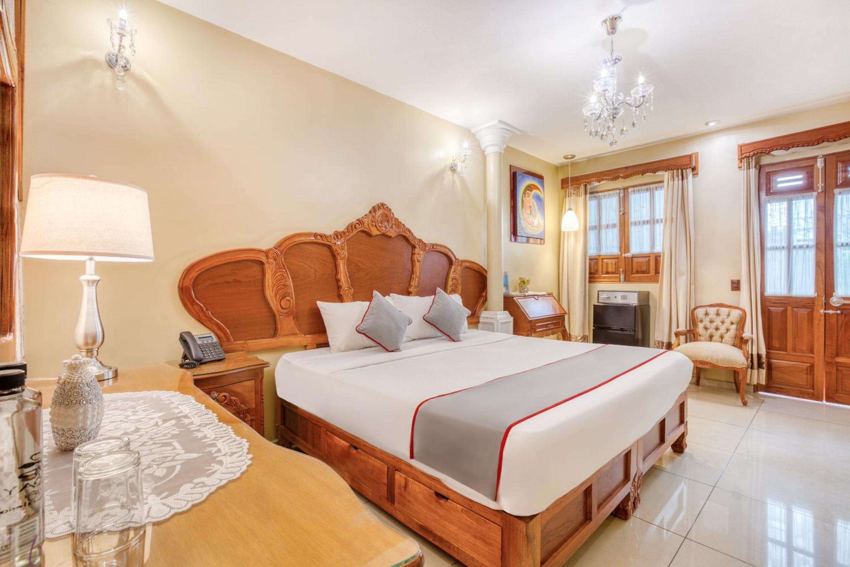Deluxe King Room photo 2