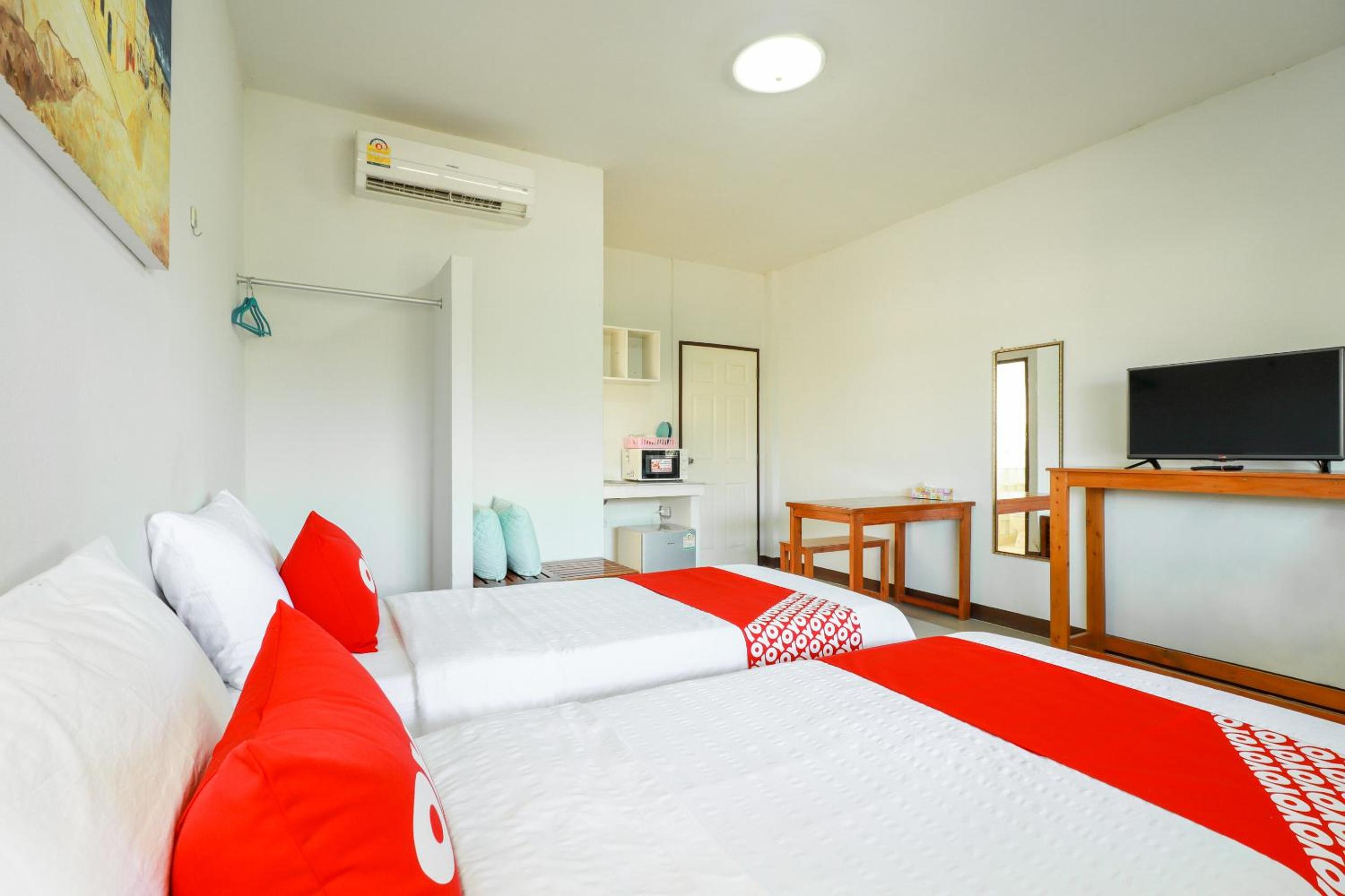 Standard Twin Room - Photo 4