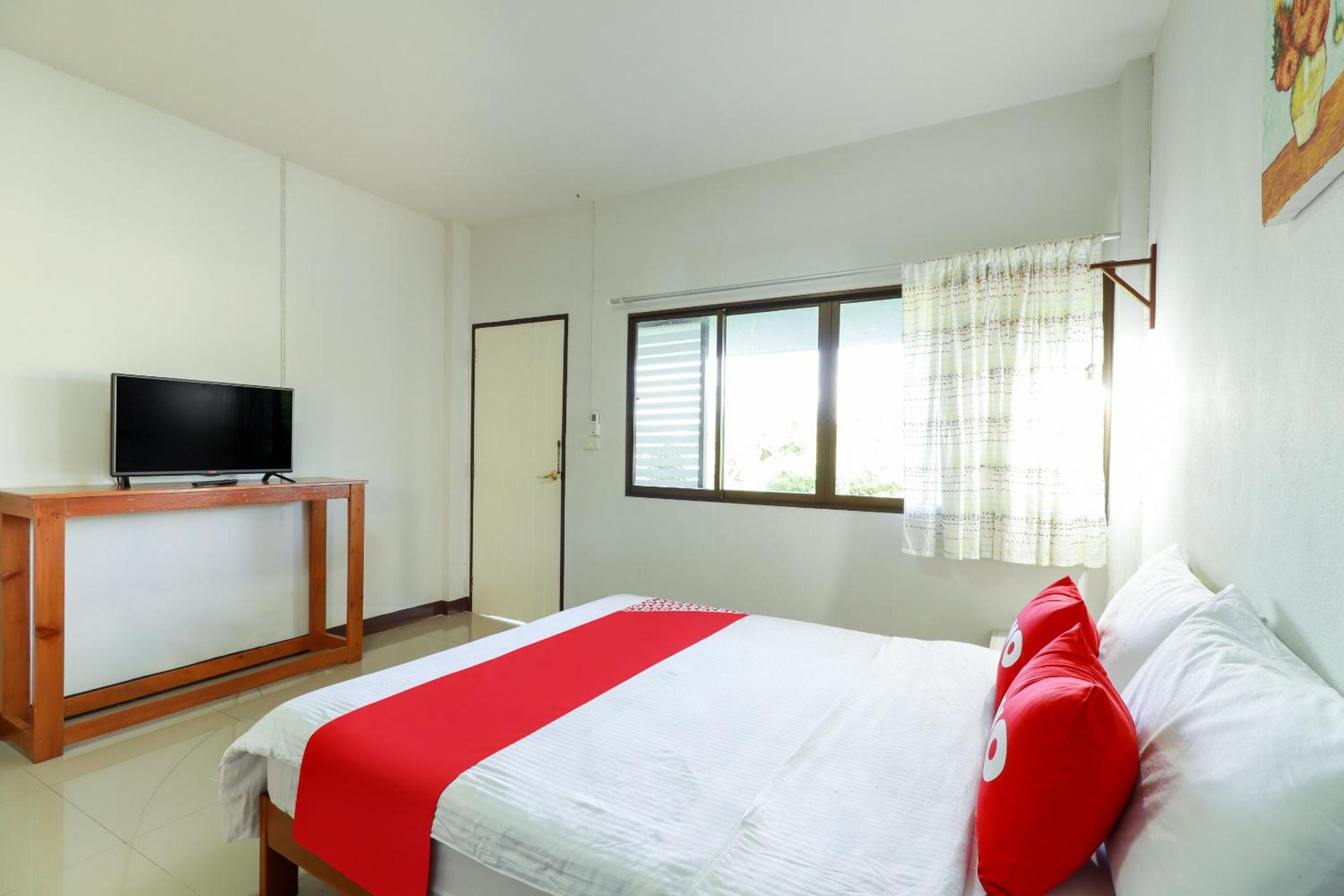 Standard Double Room - Photo 9