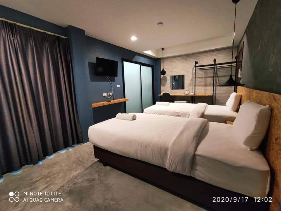 Standard Twin Room - Photo 1
