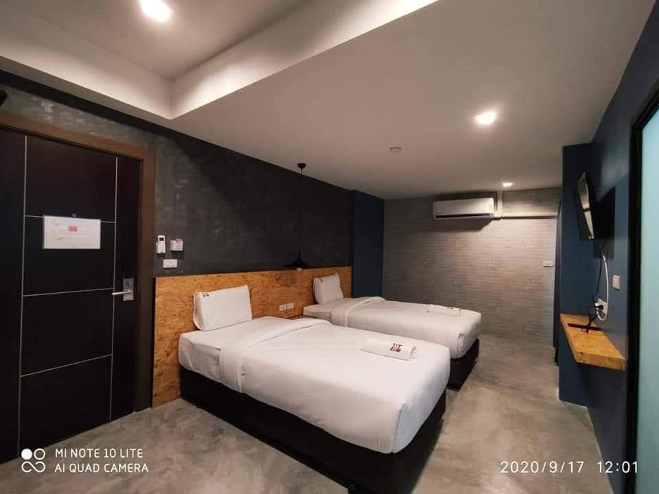 Standard Twin Room - Photo 2