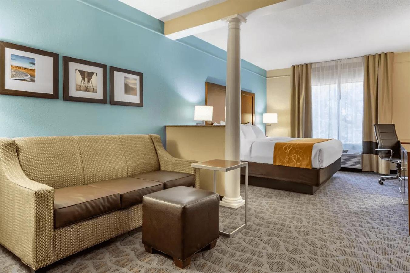 King Suite - Non-Smoking - Photo 10