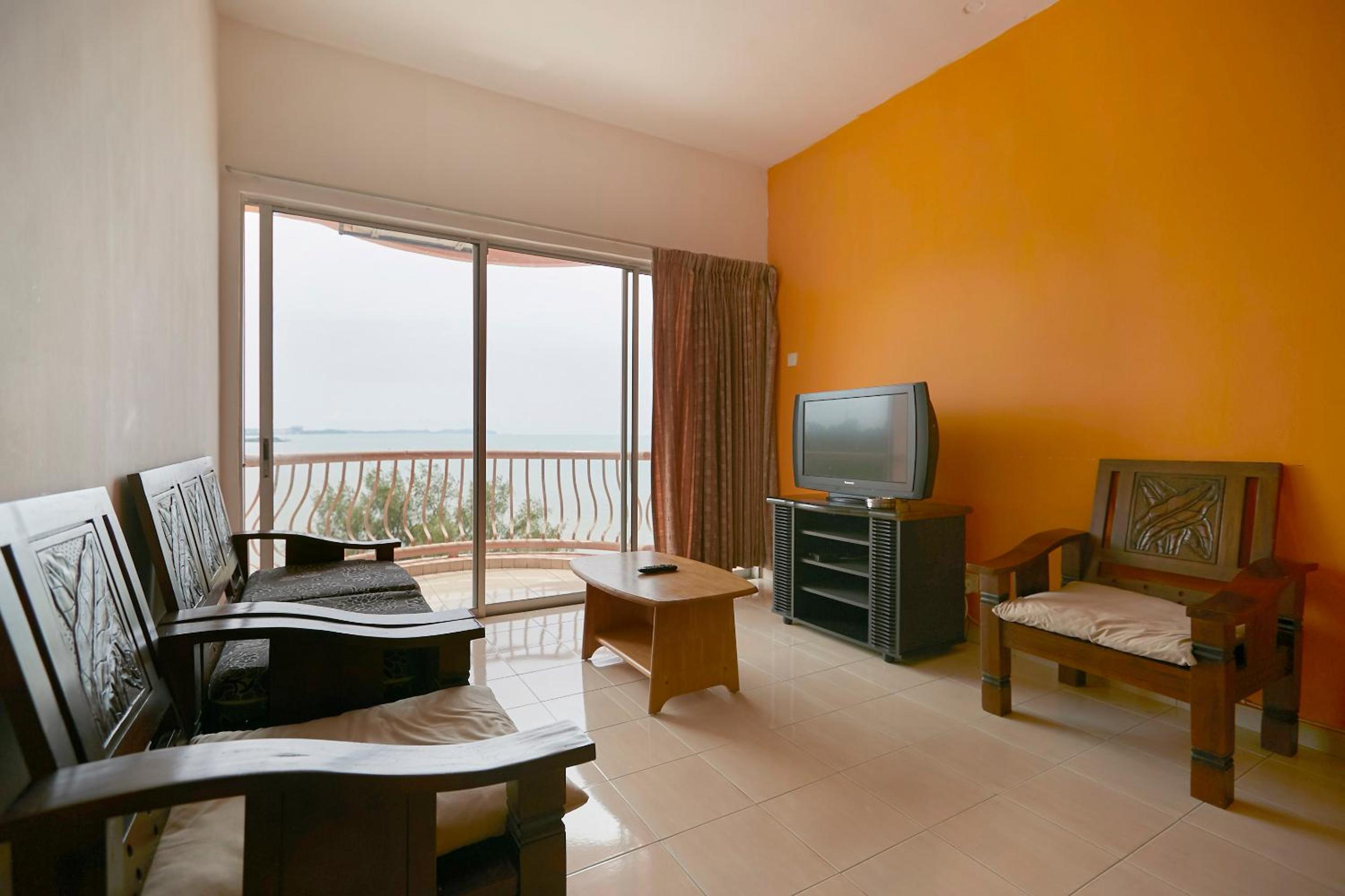 One-Bedroom Apartment - Photo 7