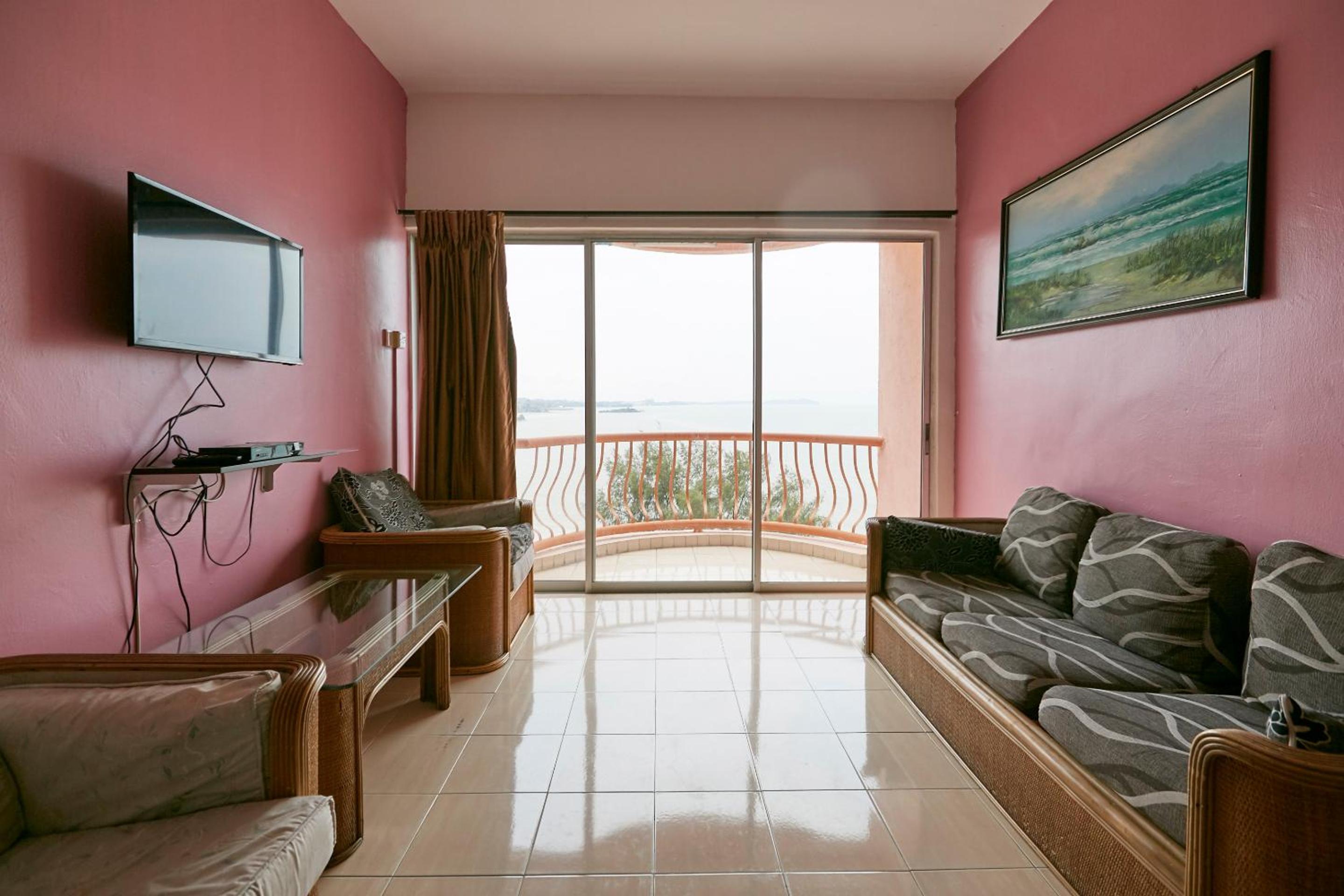 One-Bedroom Apartment - Photo 20