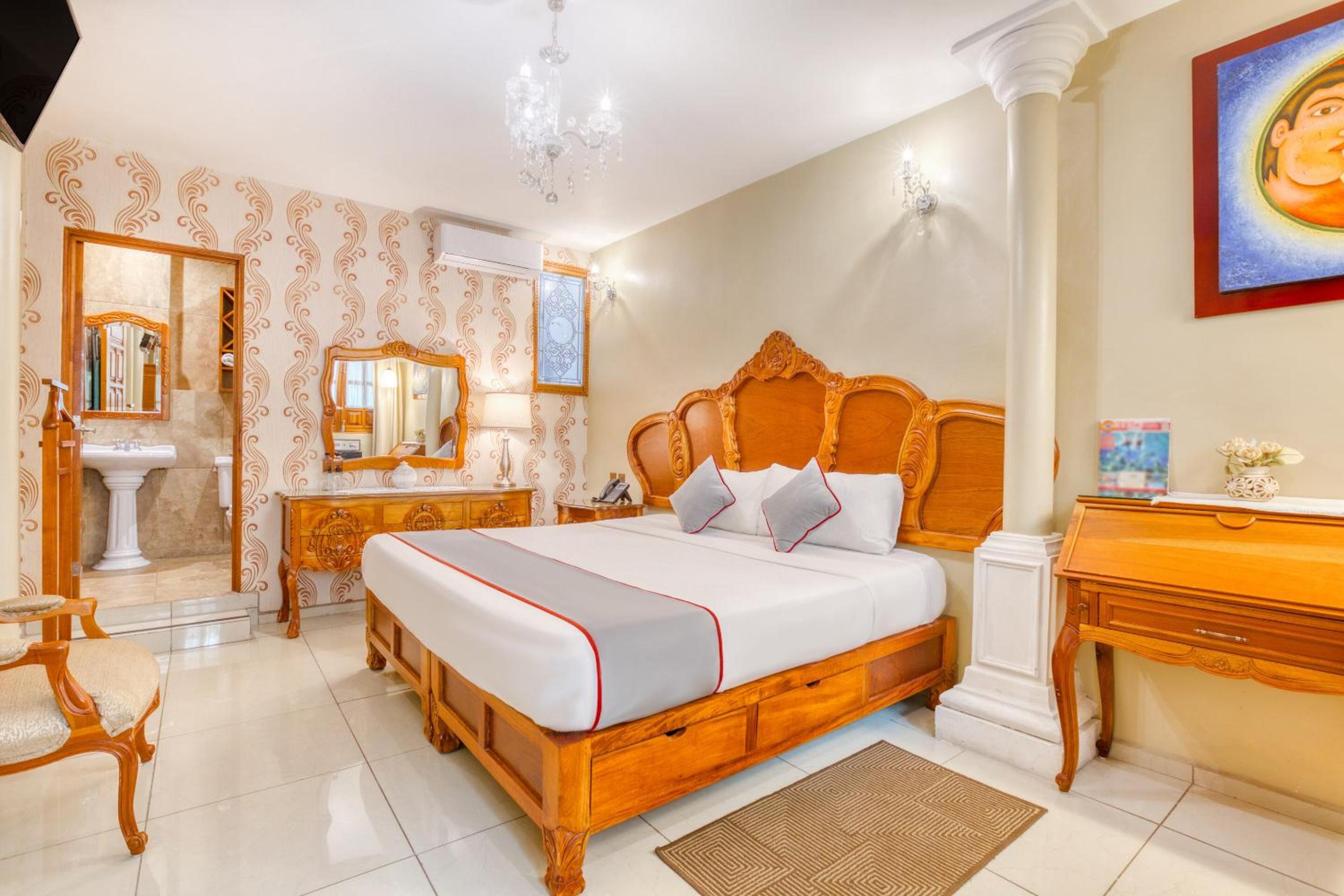 Deluxe King Room photo 1