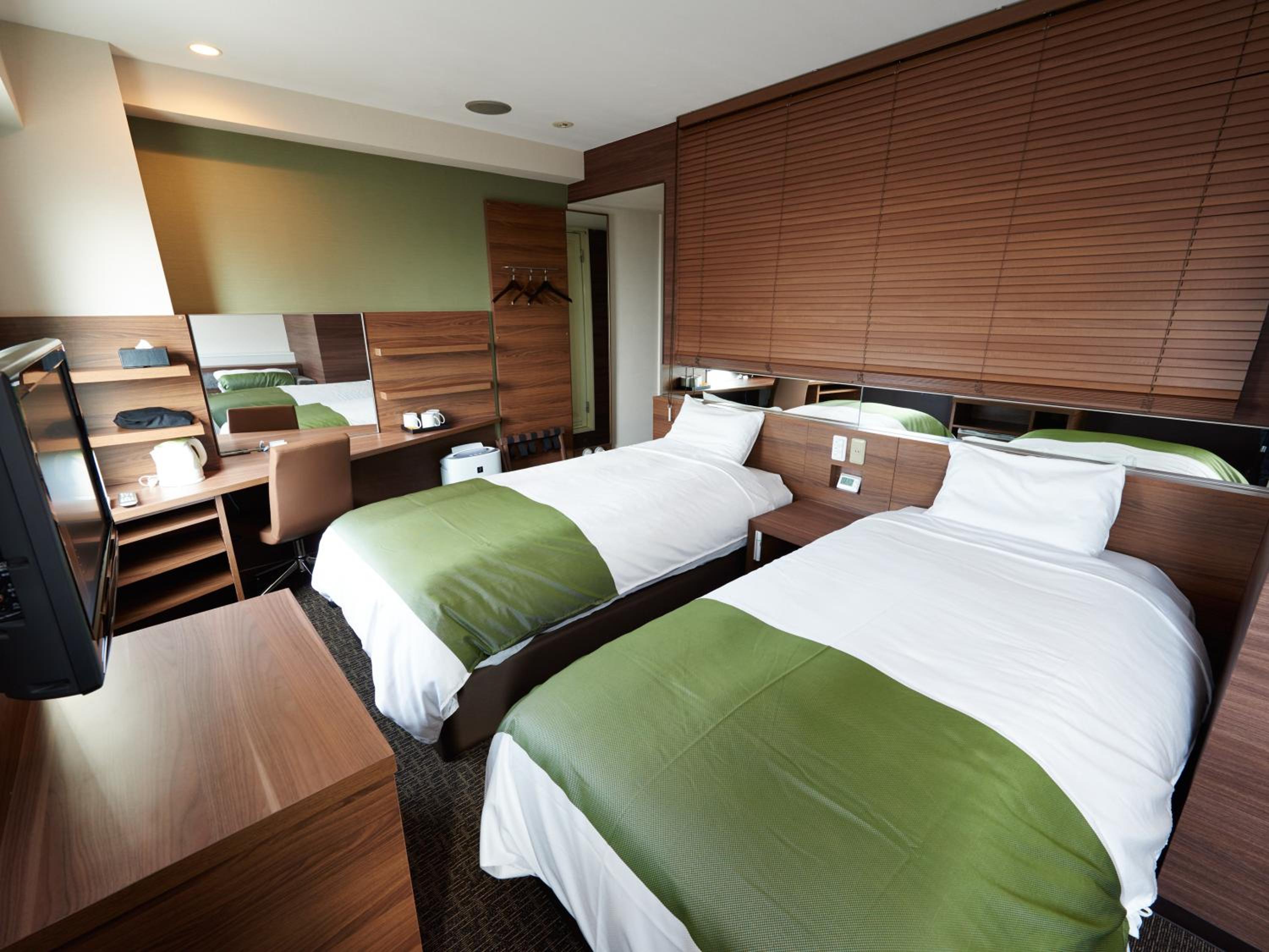 Economy Triple Room photo 1