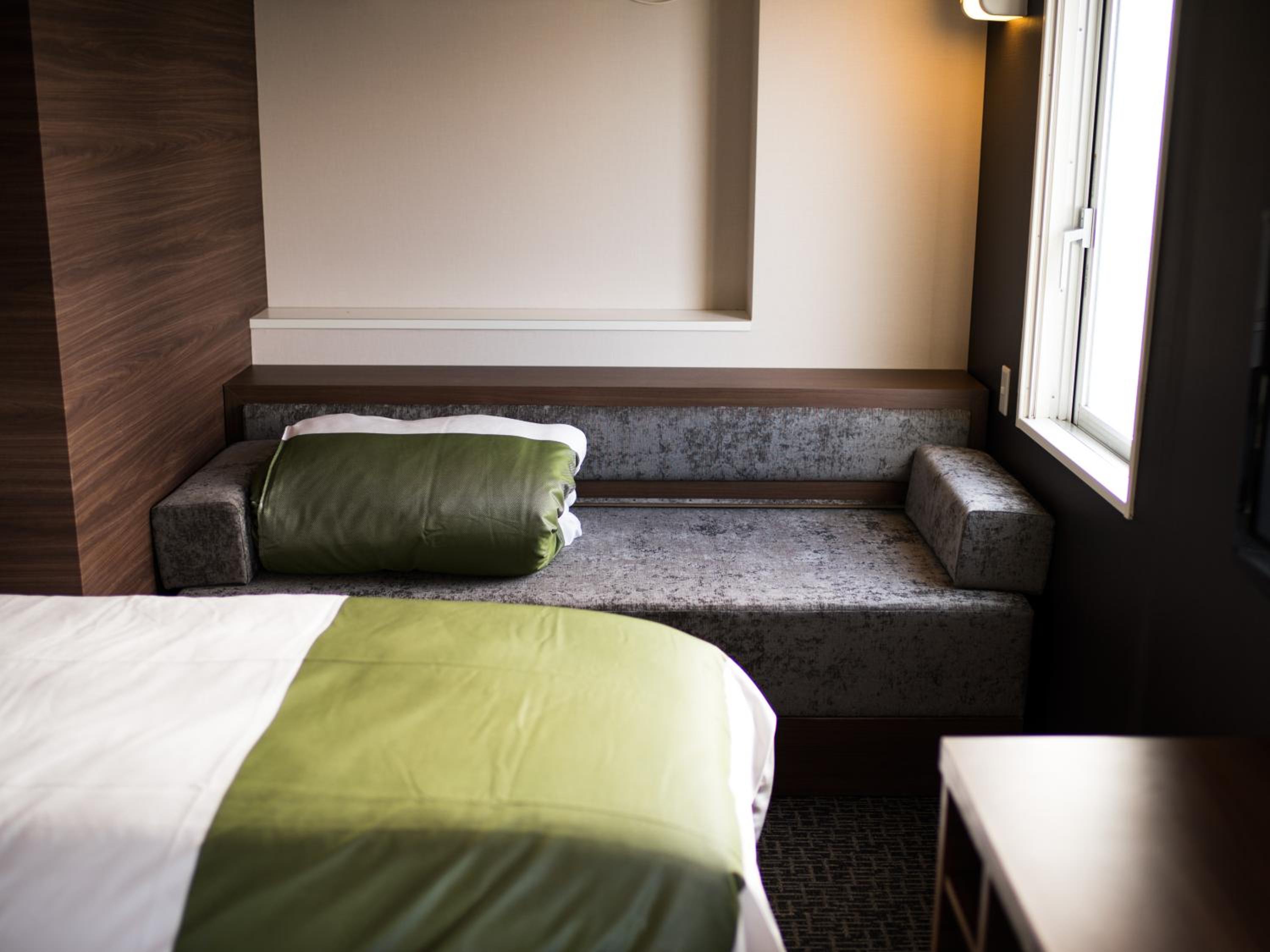 Economy Triple Room photo 3