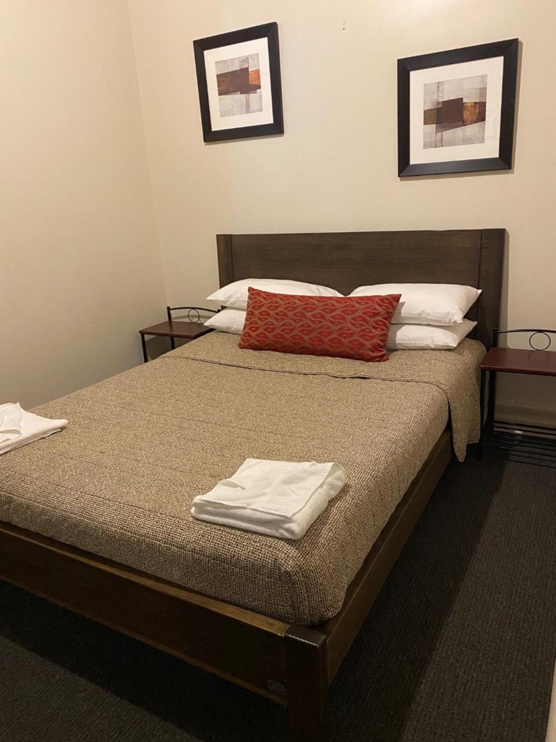 Queen Room with Balcony with with Shared Bathroom