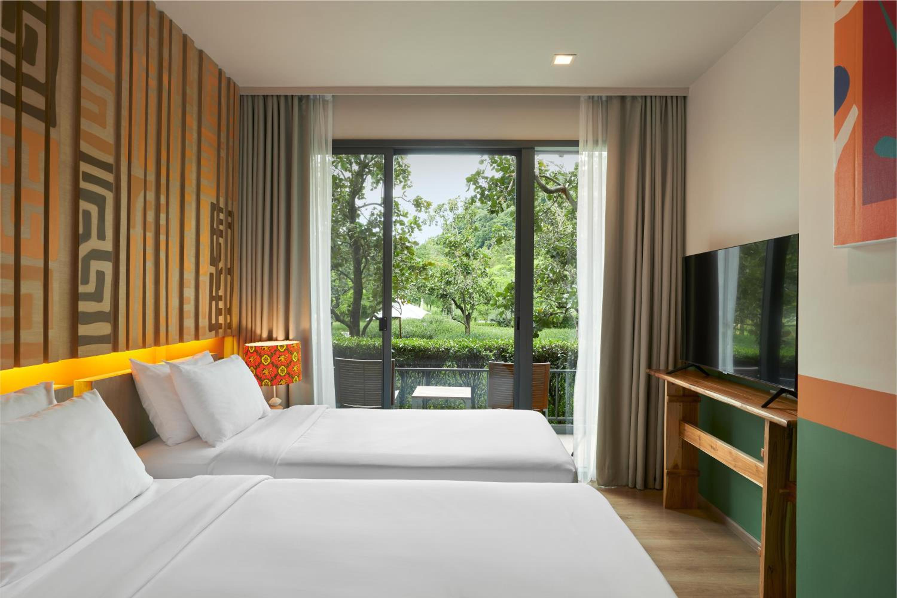 Superior Twin Room with Garden View - Photo 8