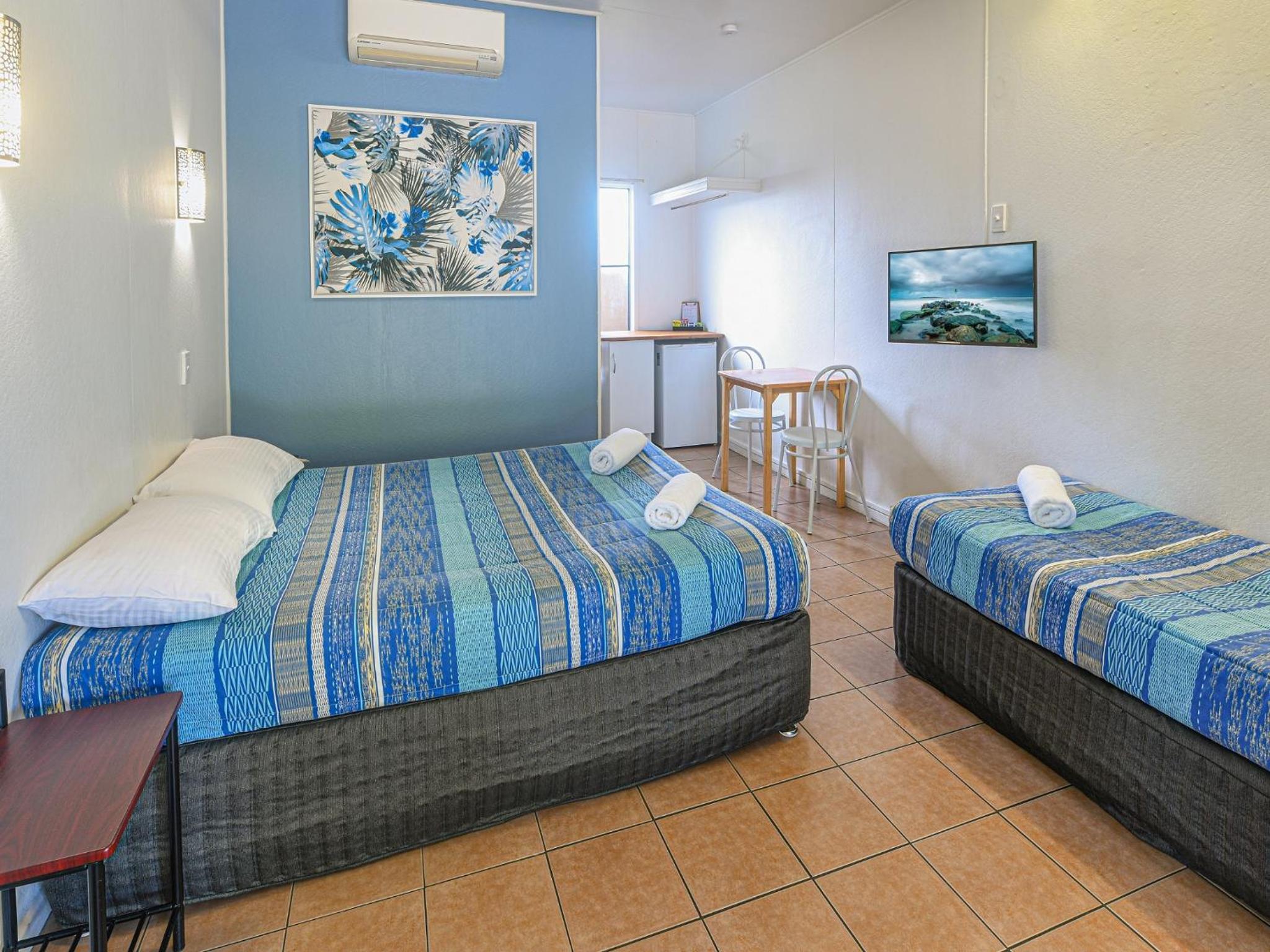 Standard Queen and Single Room photo 1
