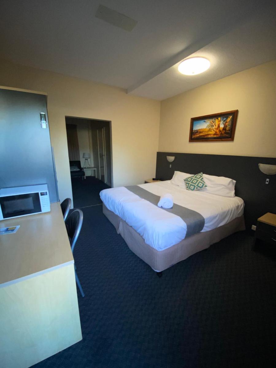 Deluxe King Room photo 2