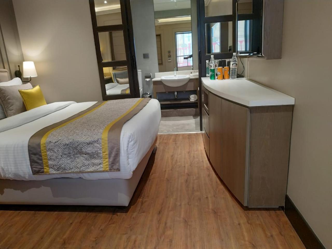 Elite Room - Photo 12