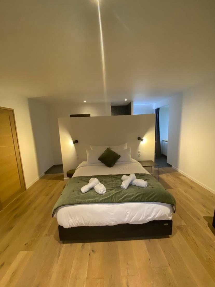 Deluxe Room (2 Adults + 1 Child) photo 1