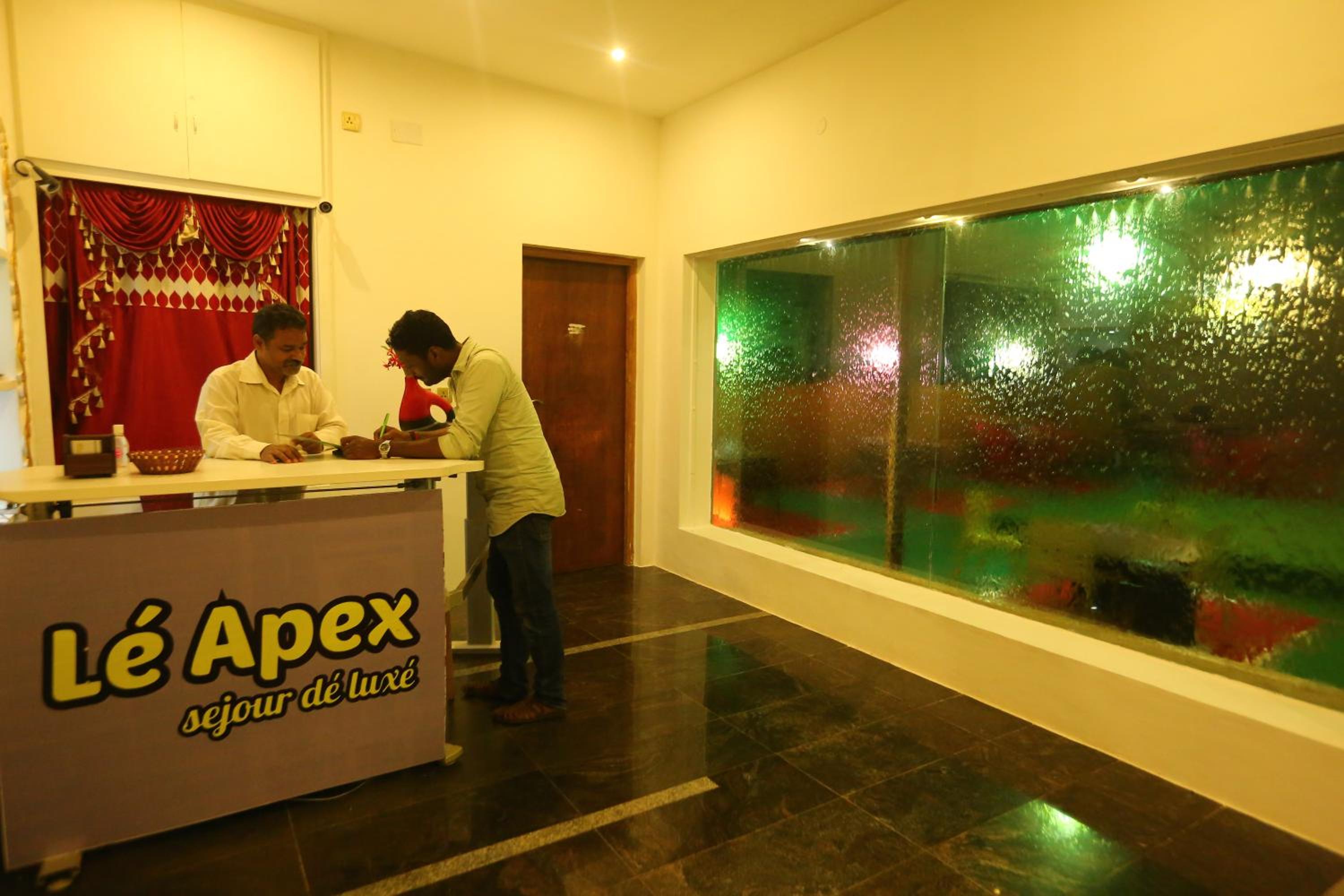 Double Room with Park View - Photo 5