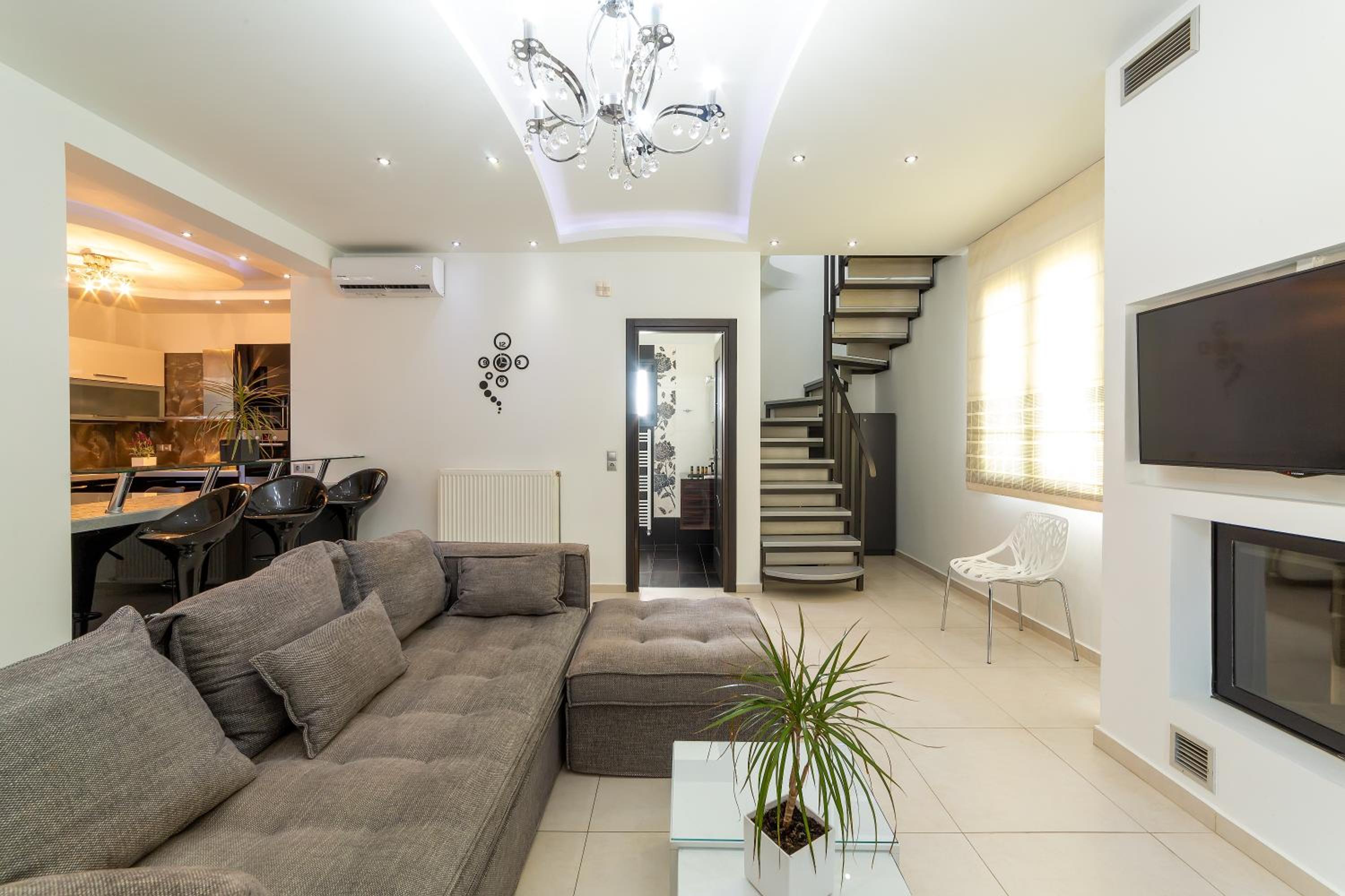 Villa photo 1