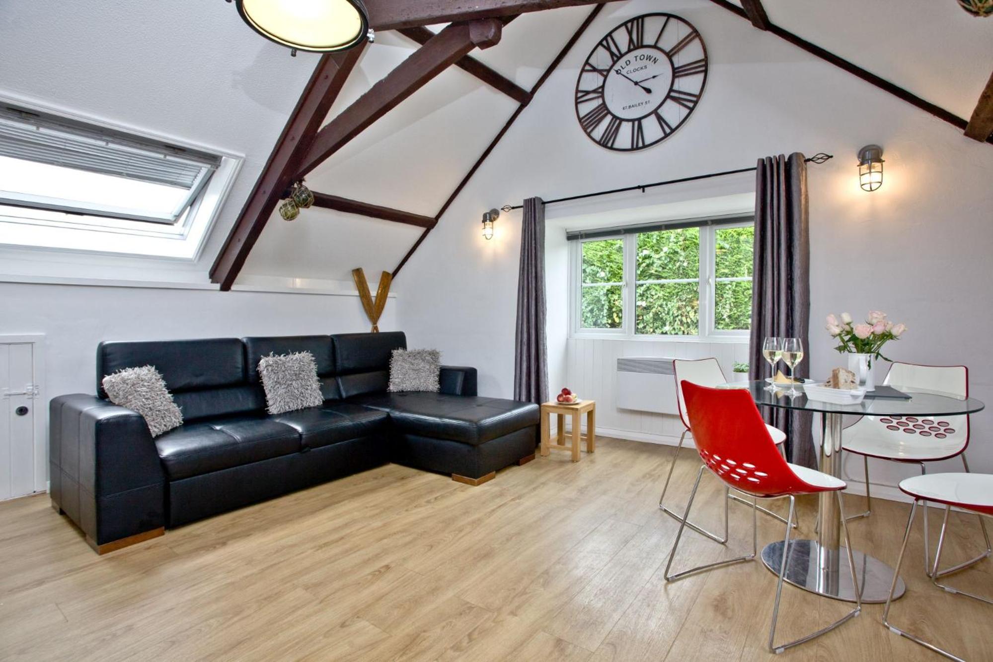One-Bedroom House photo 1