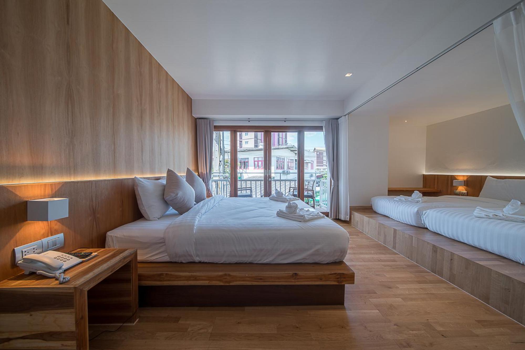 Family Room with Balcony - Photo 4