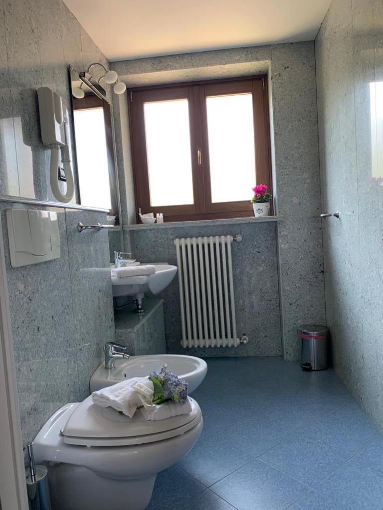 Large Double or Twin Room - Photo 8