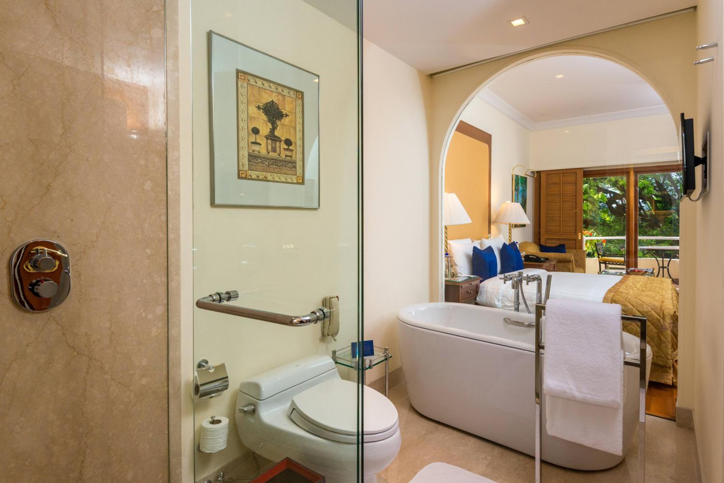 Premier Room with Private Balcony - Photo 2