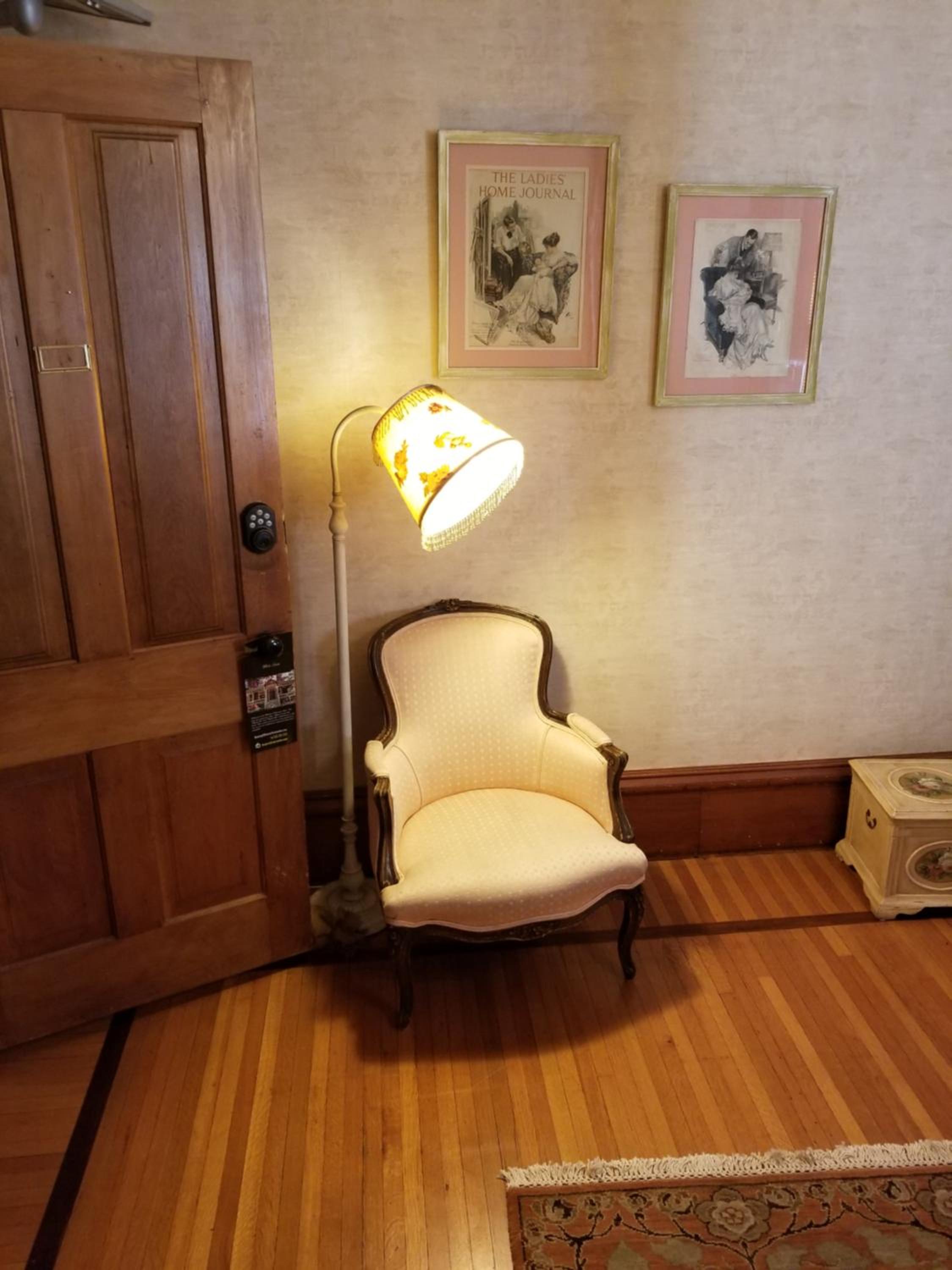 Queen Suite - Photo 4