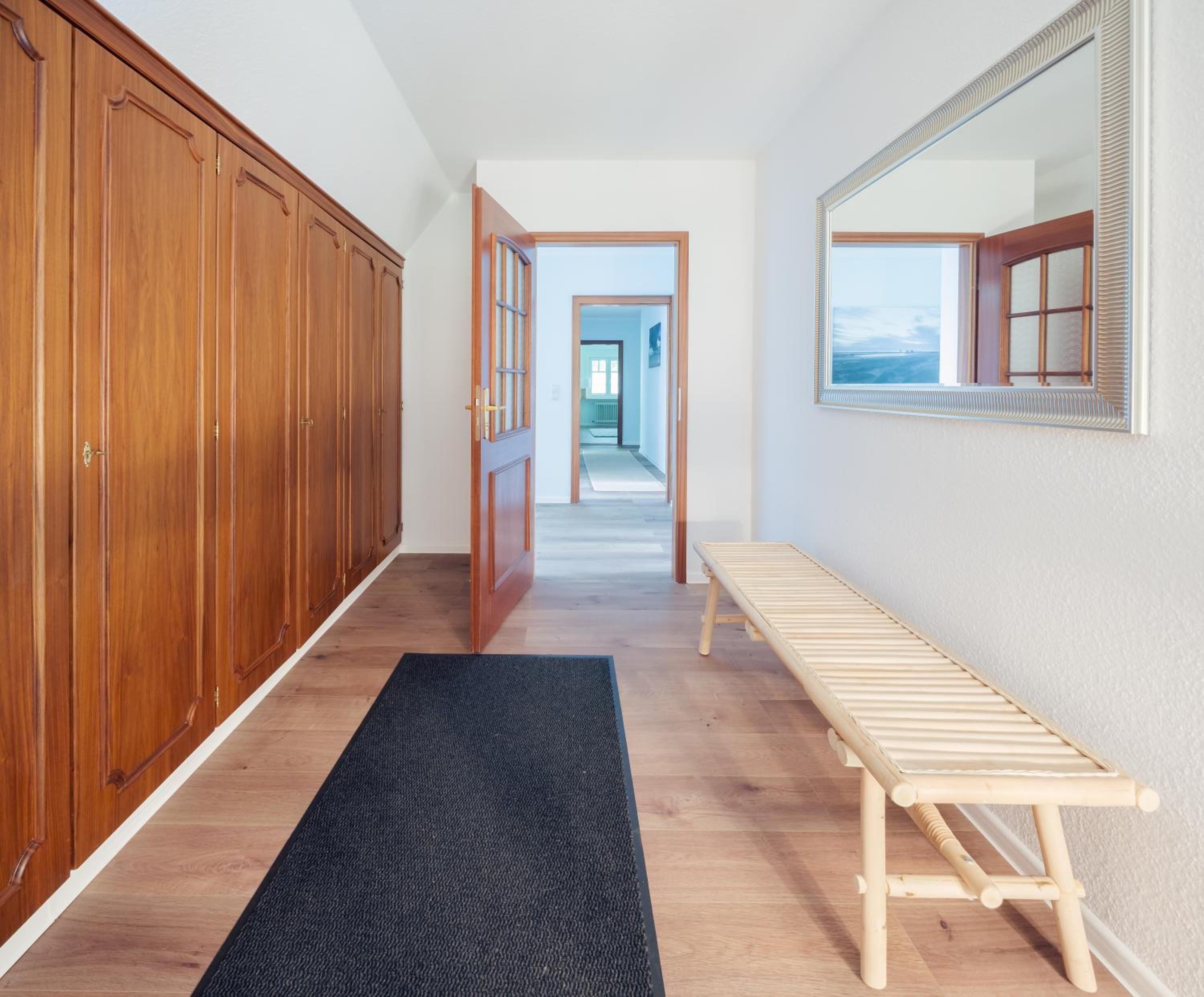 Apartment with Balcony - Photo 6
