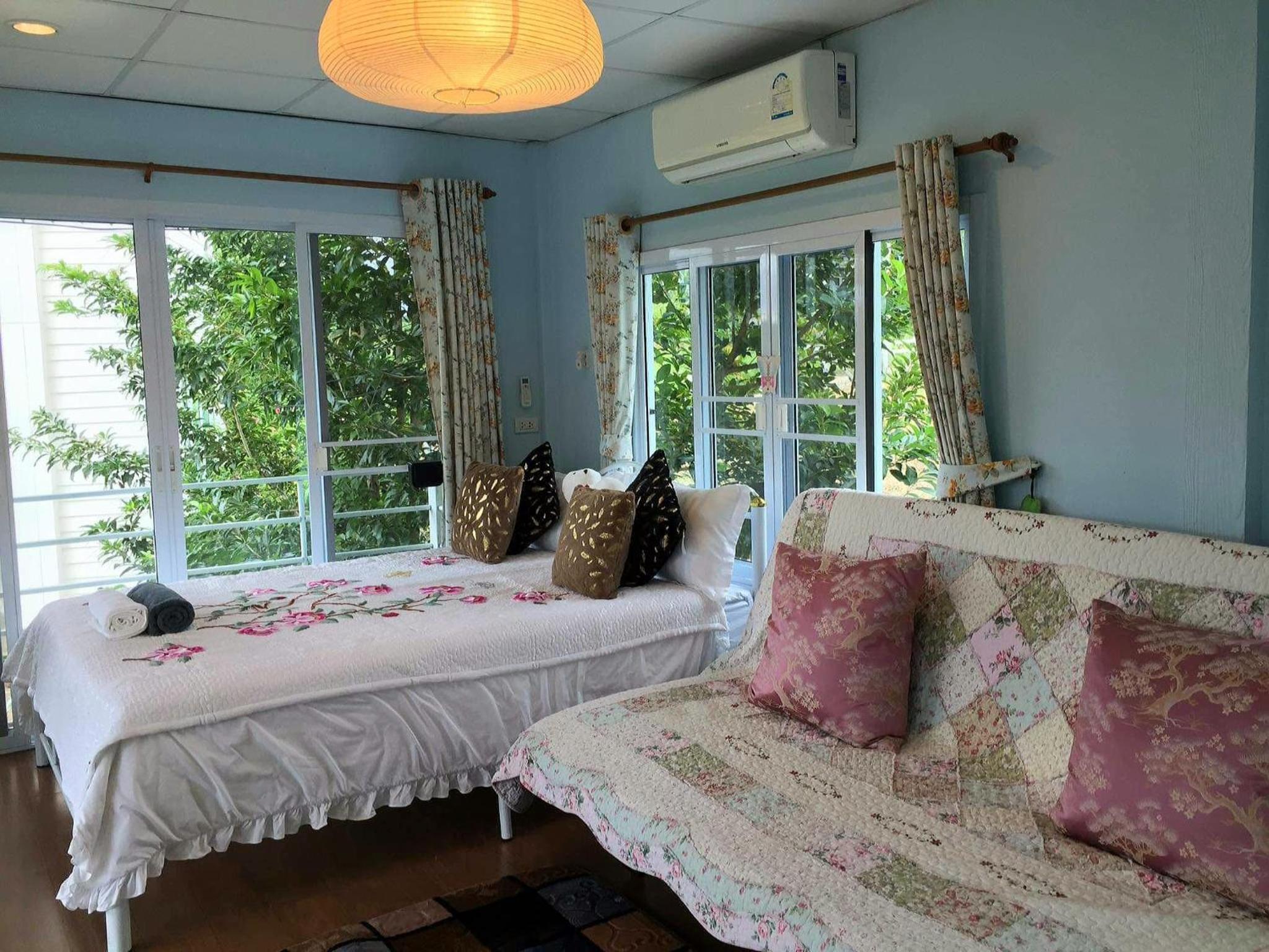 Standard Queen Room photo 1