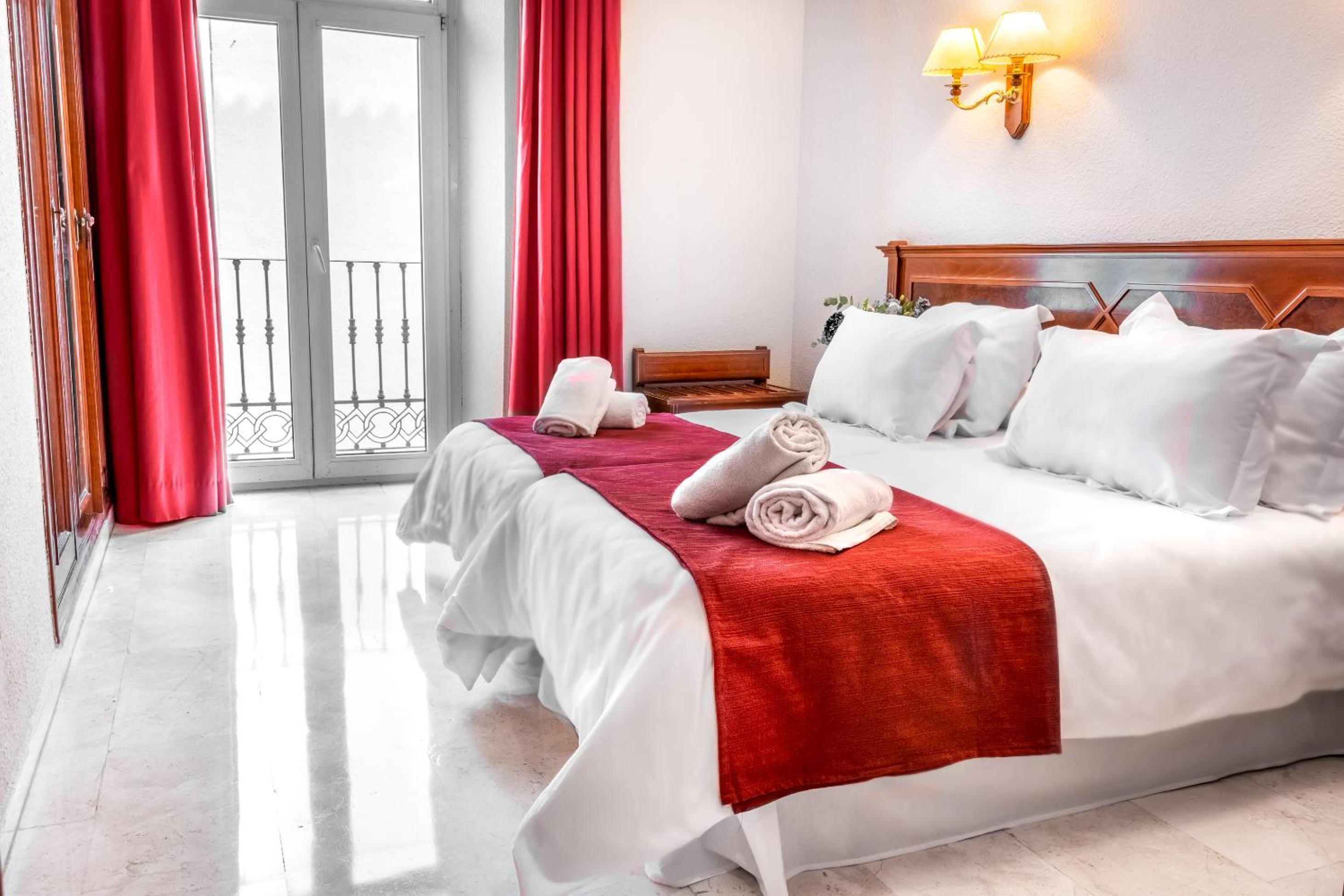 Double or Twin Room - Photo 1