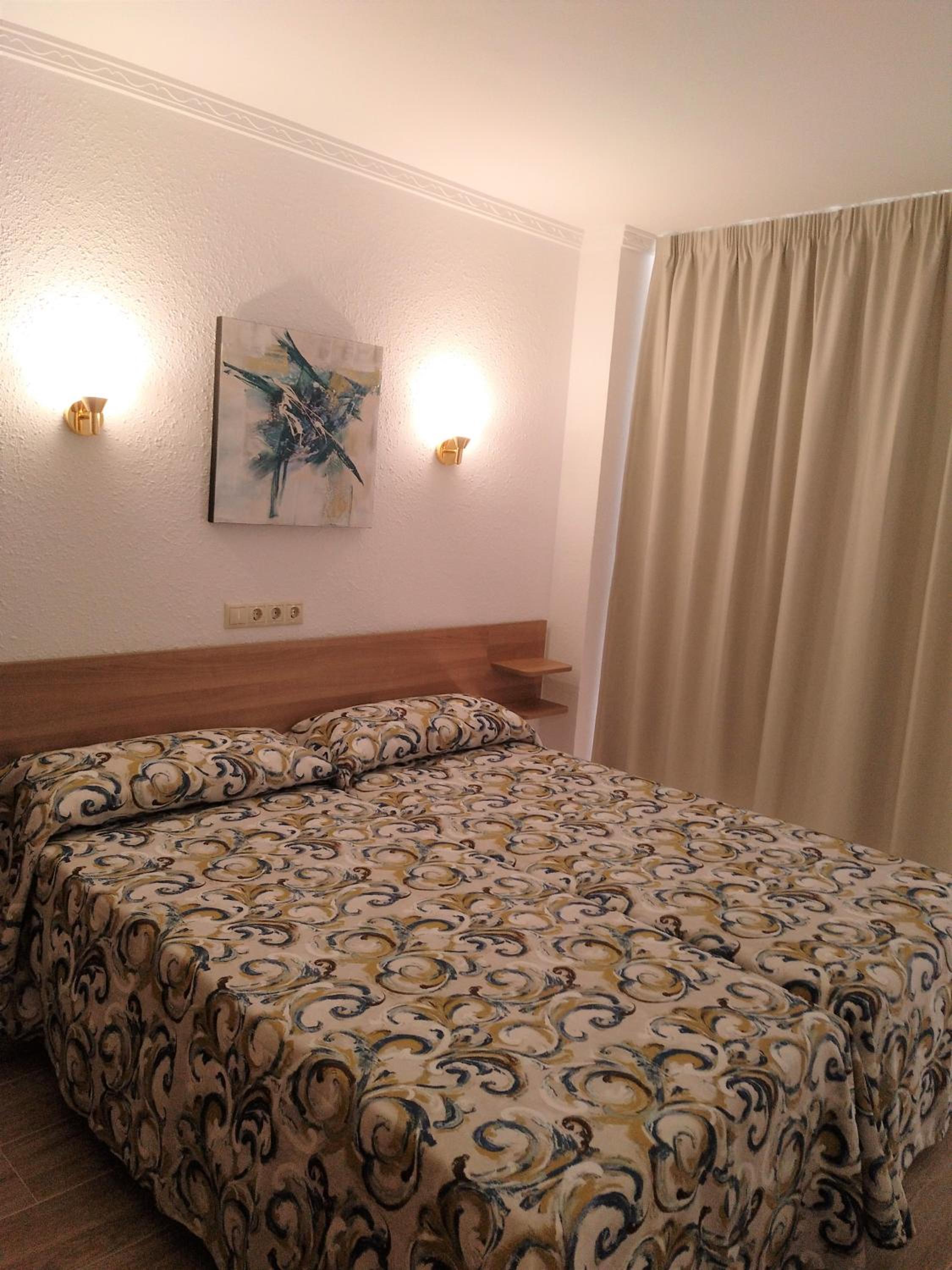One-Bedroom Apartment with sea view (3 Adults + 1 Child)