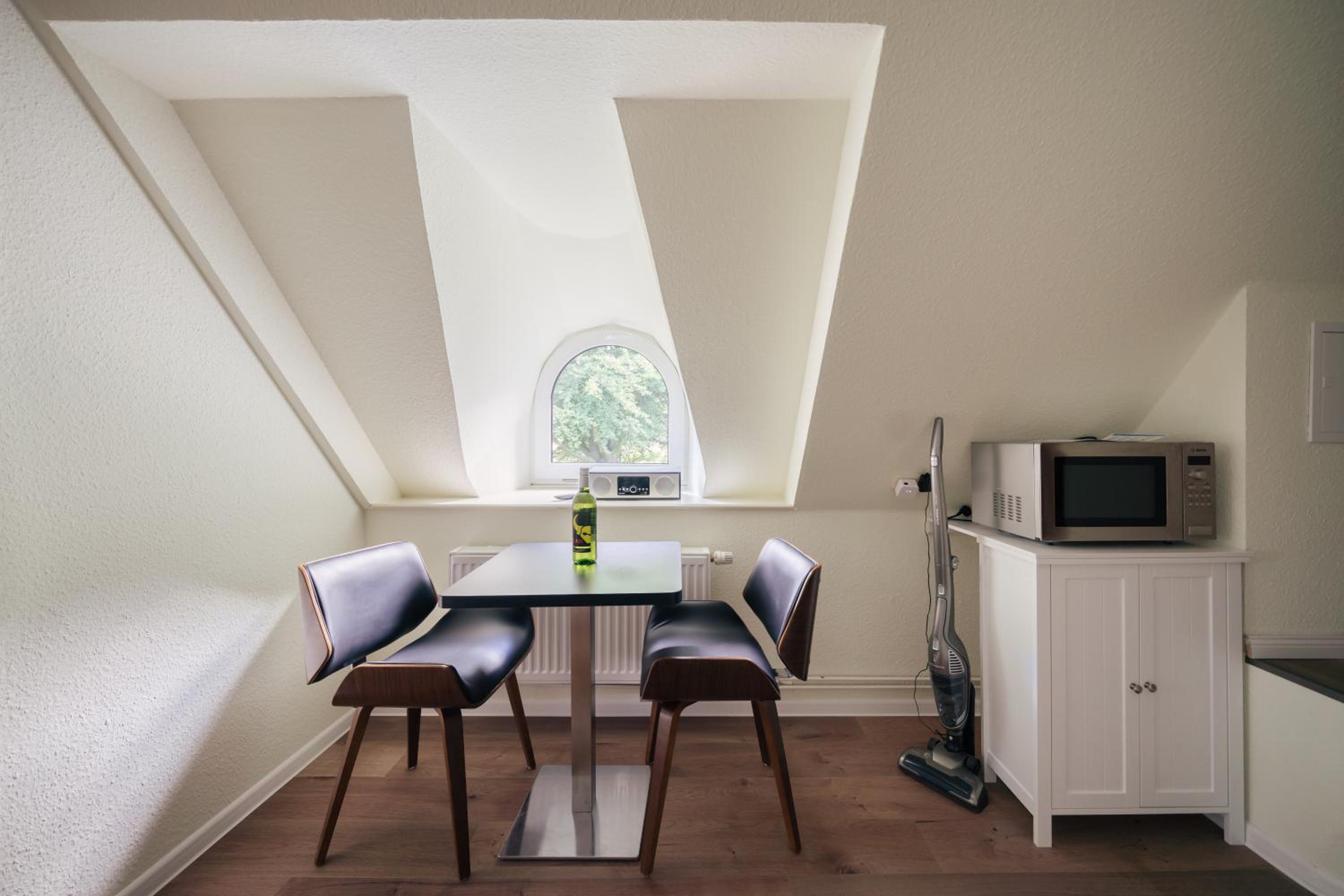 Studio Apartment - Photo 13