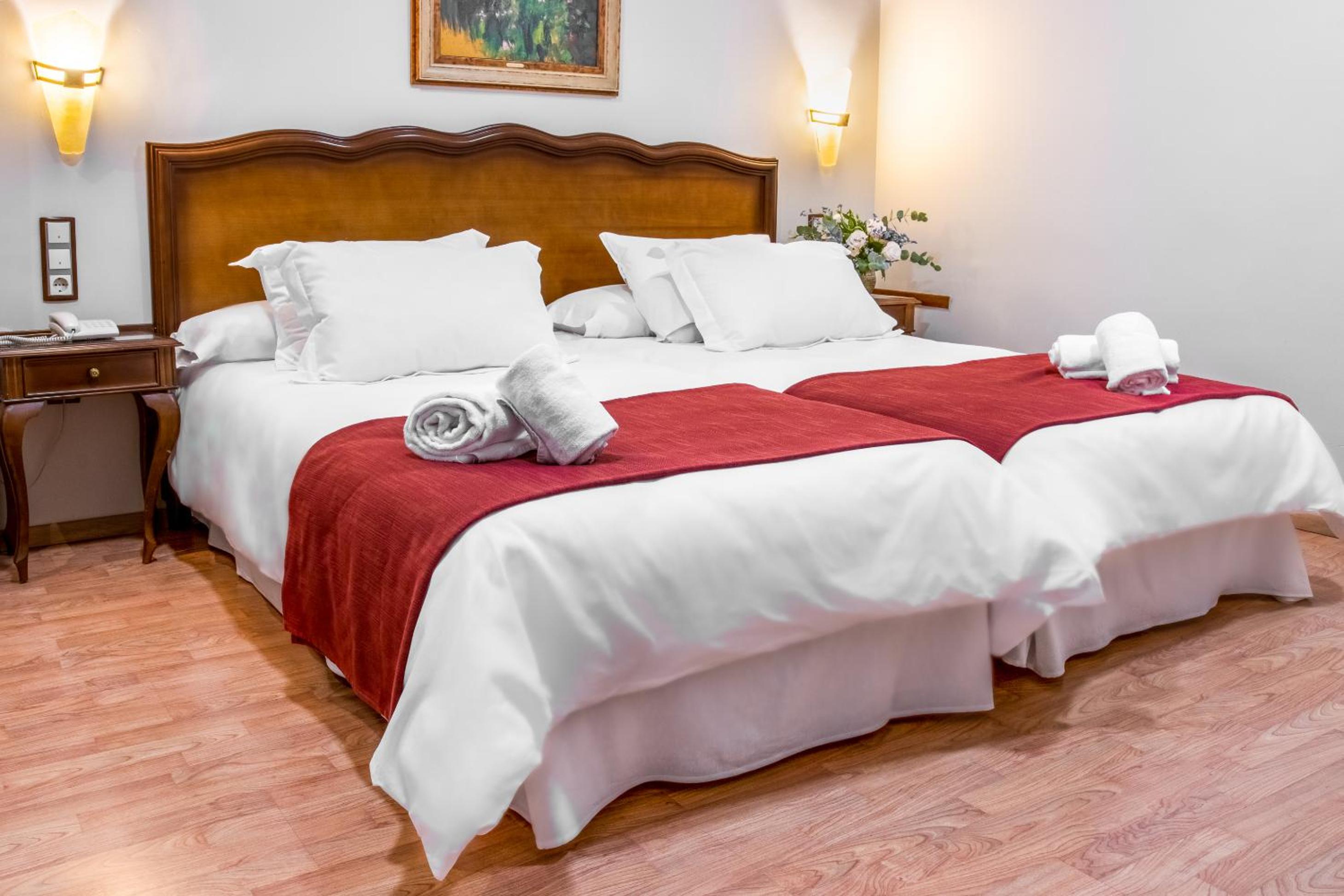 Deluxe Twin Room - Photo 3
