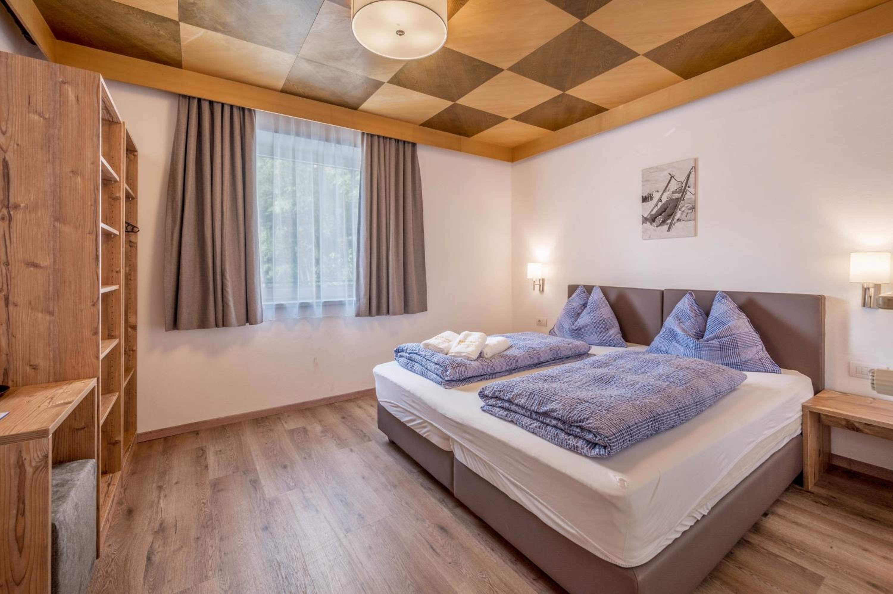 Two-Bedroom Deluxe Apartment with Balcony